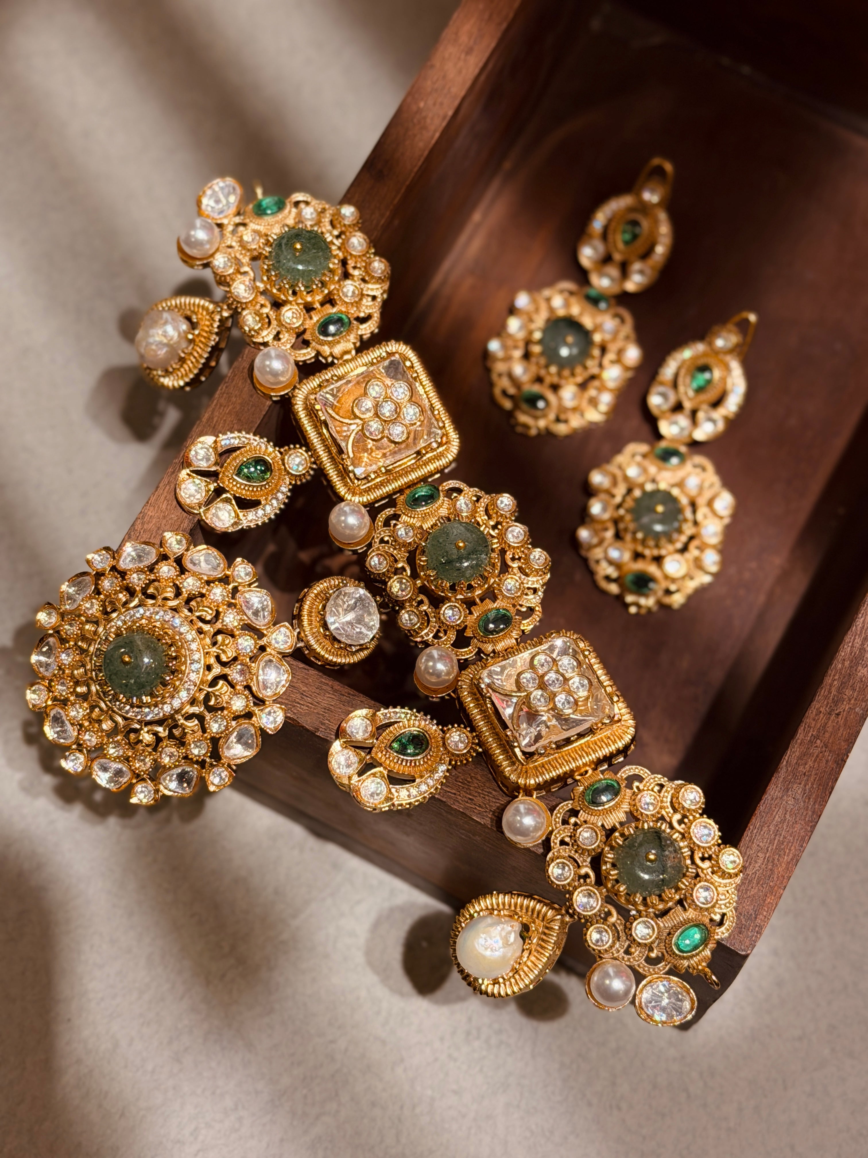 Zaraksh Medallion Necklace