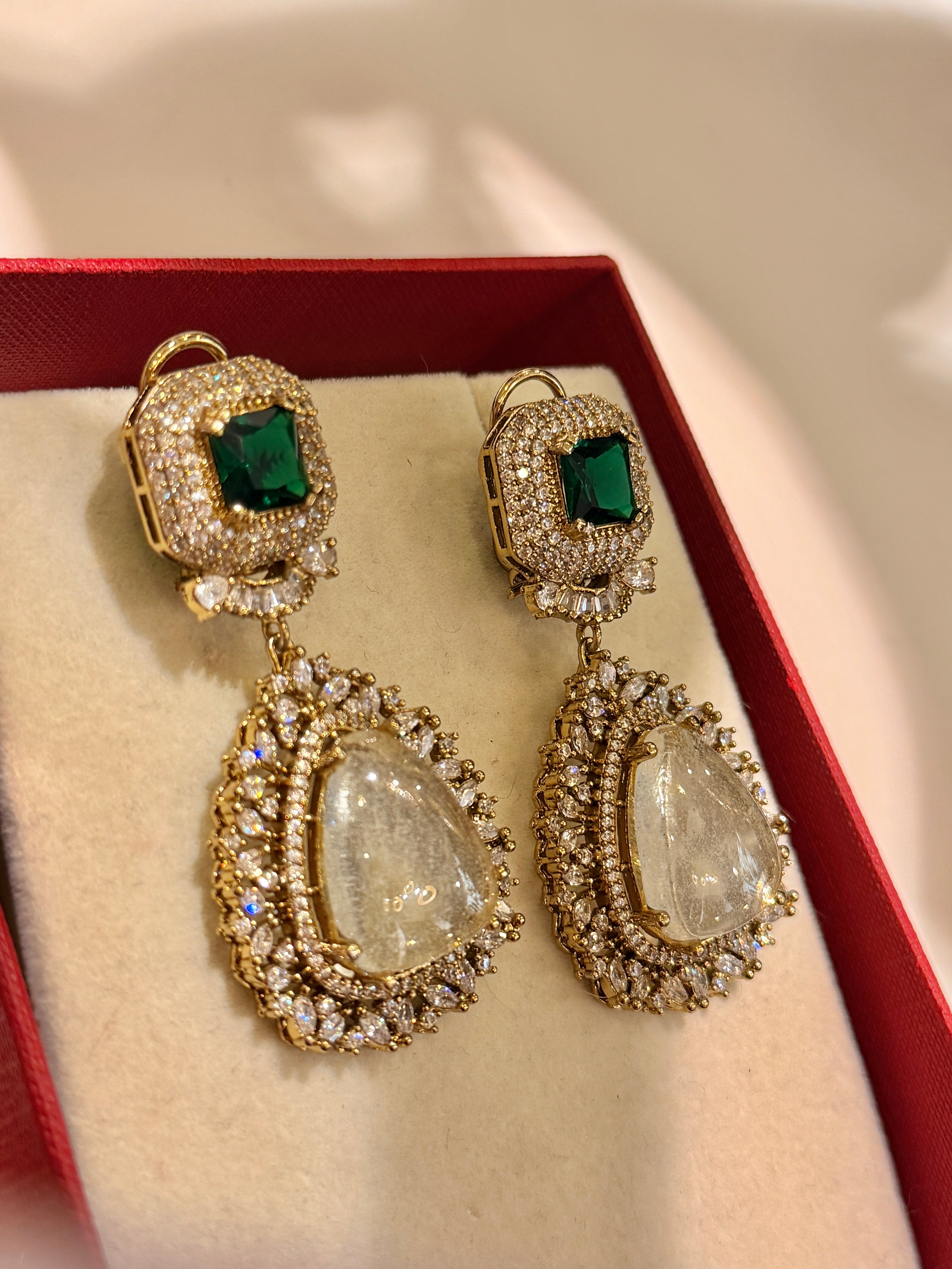 Elizabeth Crest Eardrops