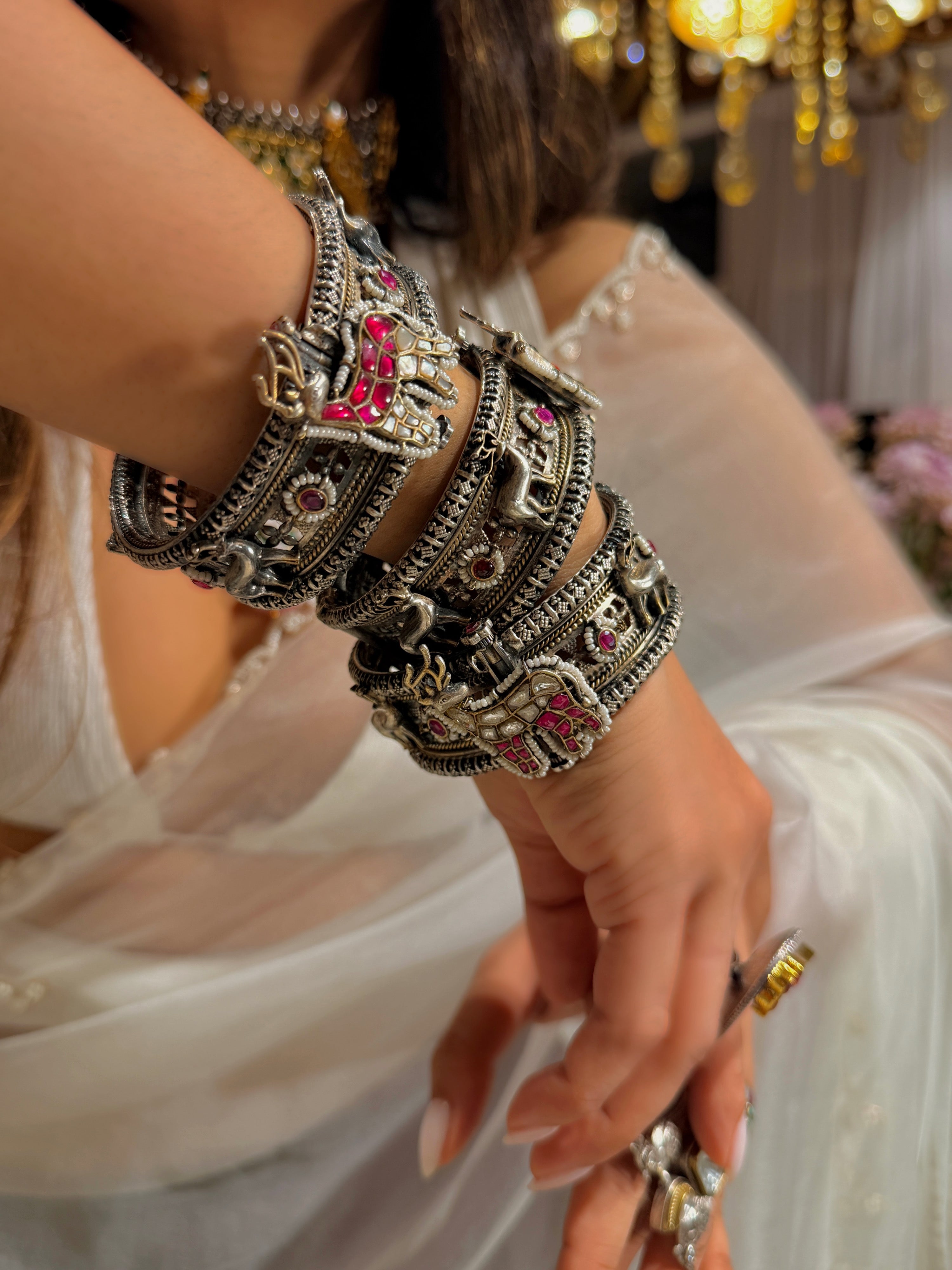 Heeran Kundan Bangle (Navratan)