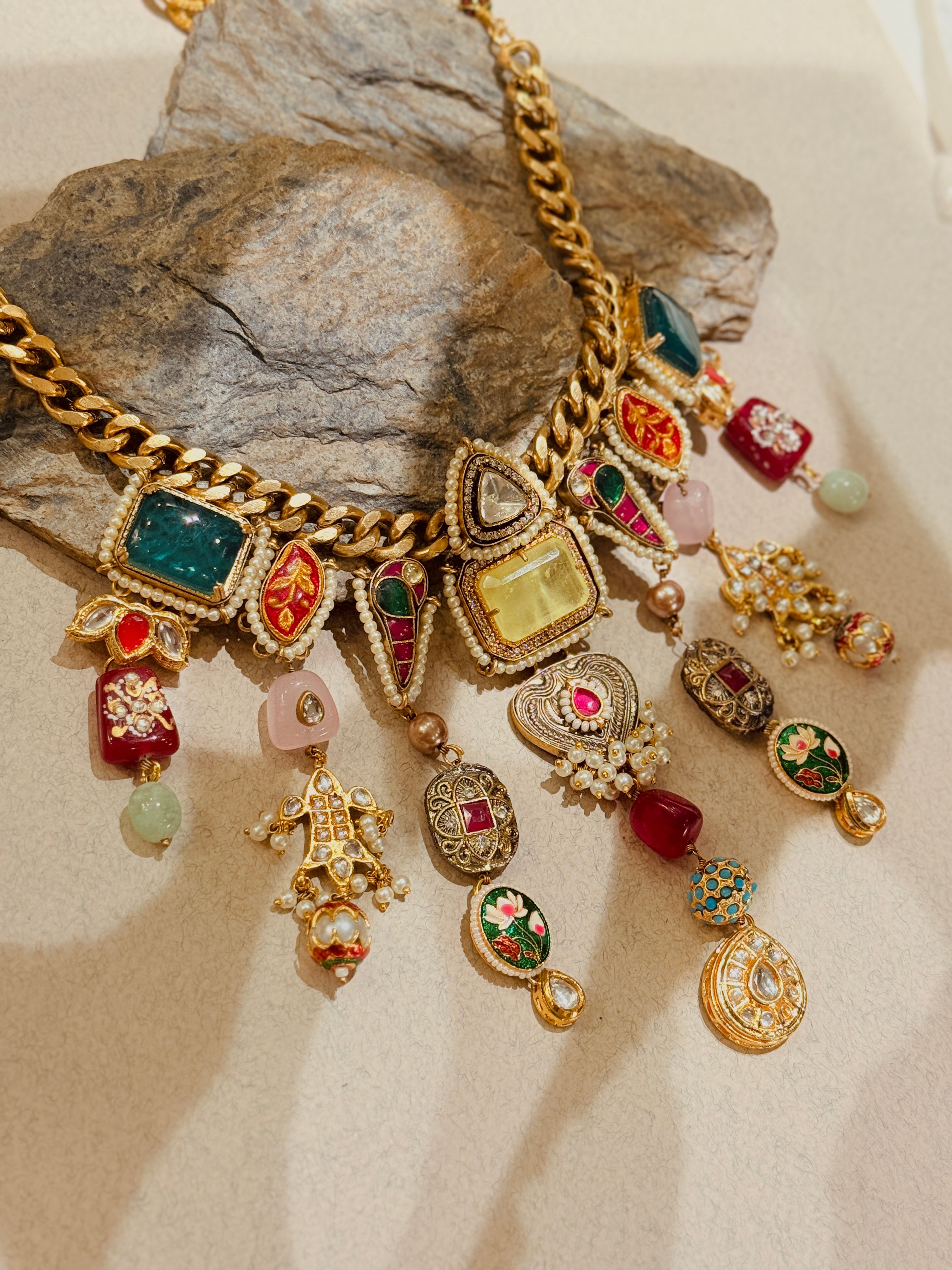 Rivaaz Chain Neck piece