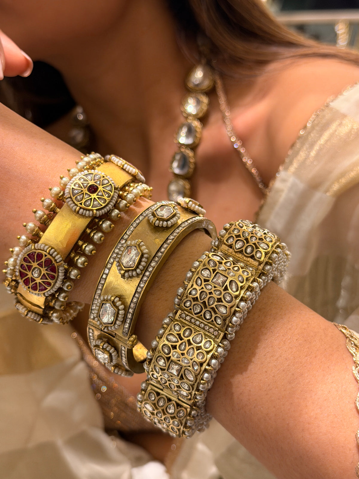 Pushpika Moti scallop Bangle- Mahira