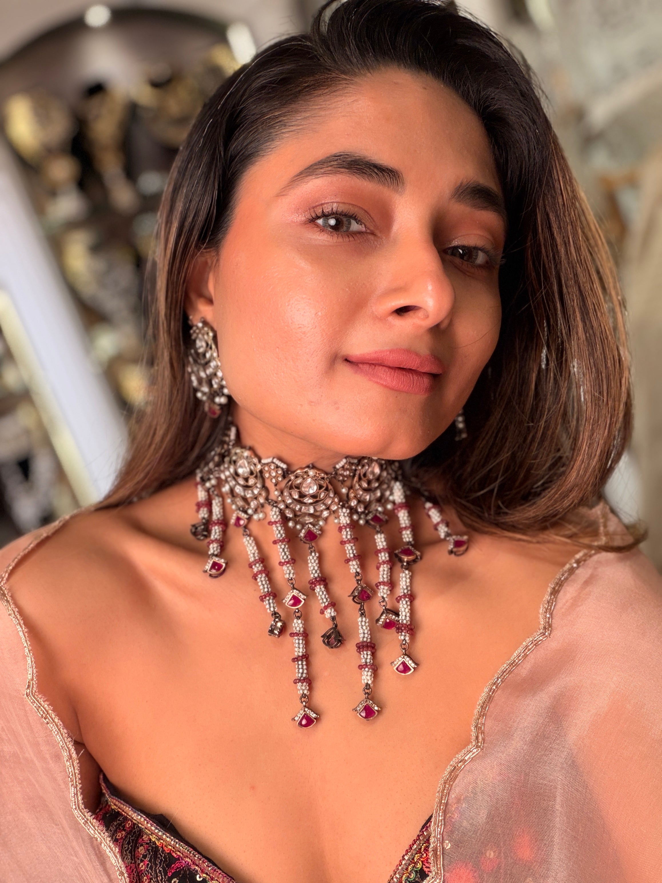 Chand gulabi Choker - Mahira