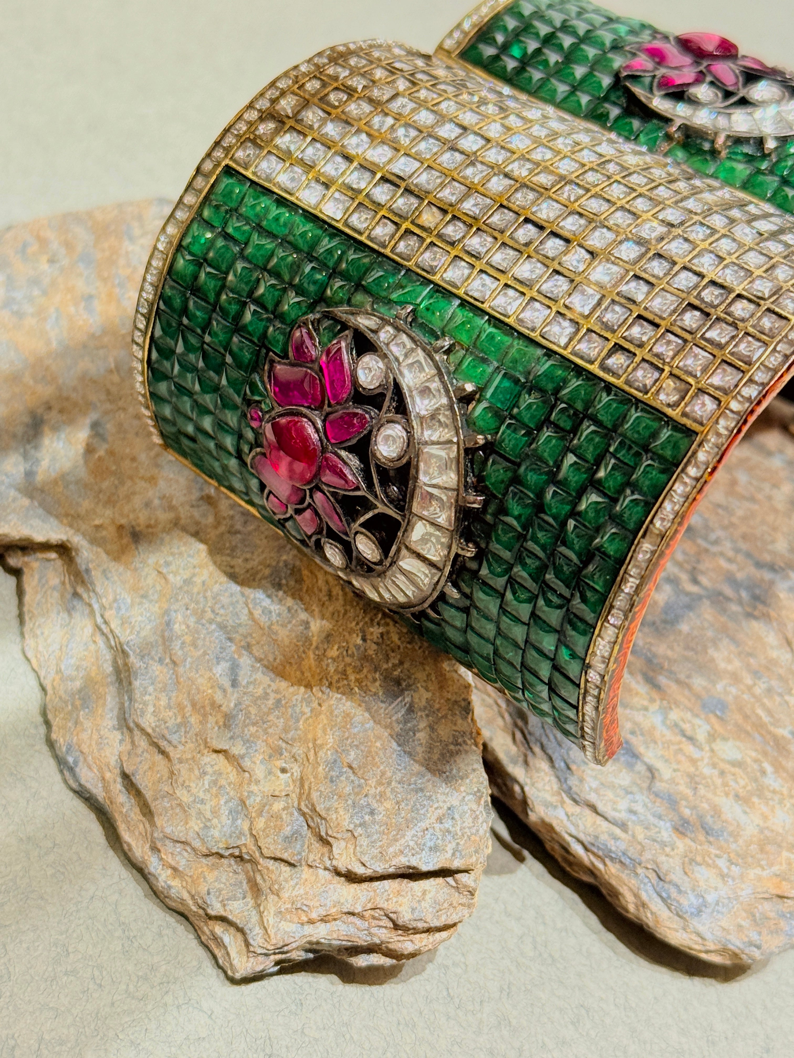 Chand komal cuff- MAHIRA