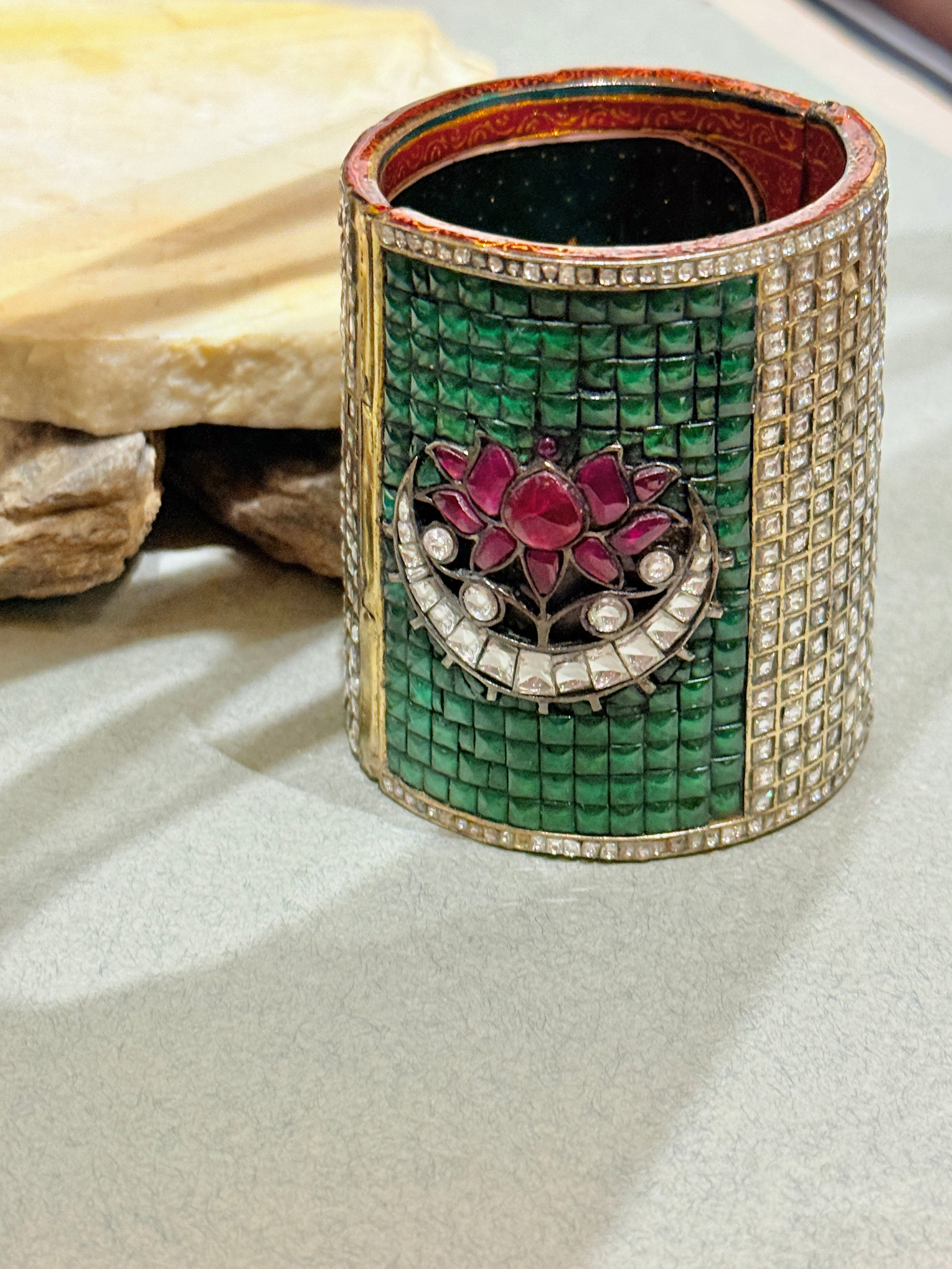 Chand komal cuff- MAHIRA