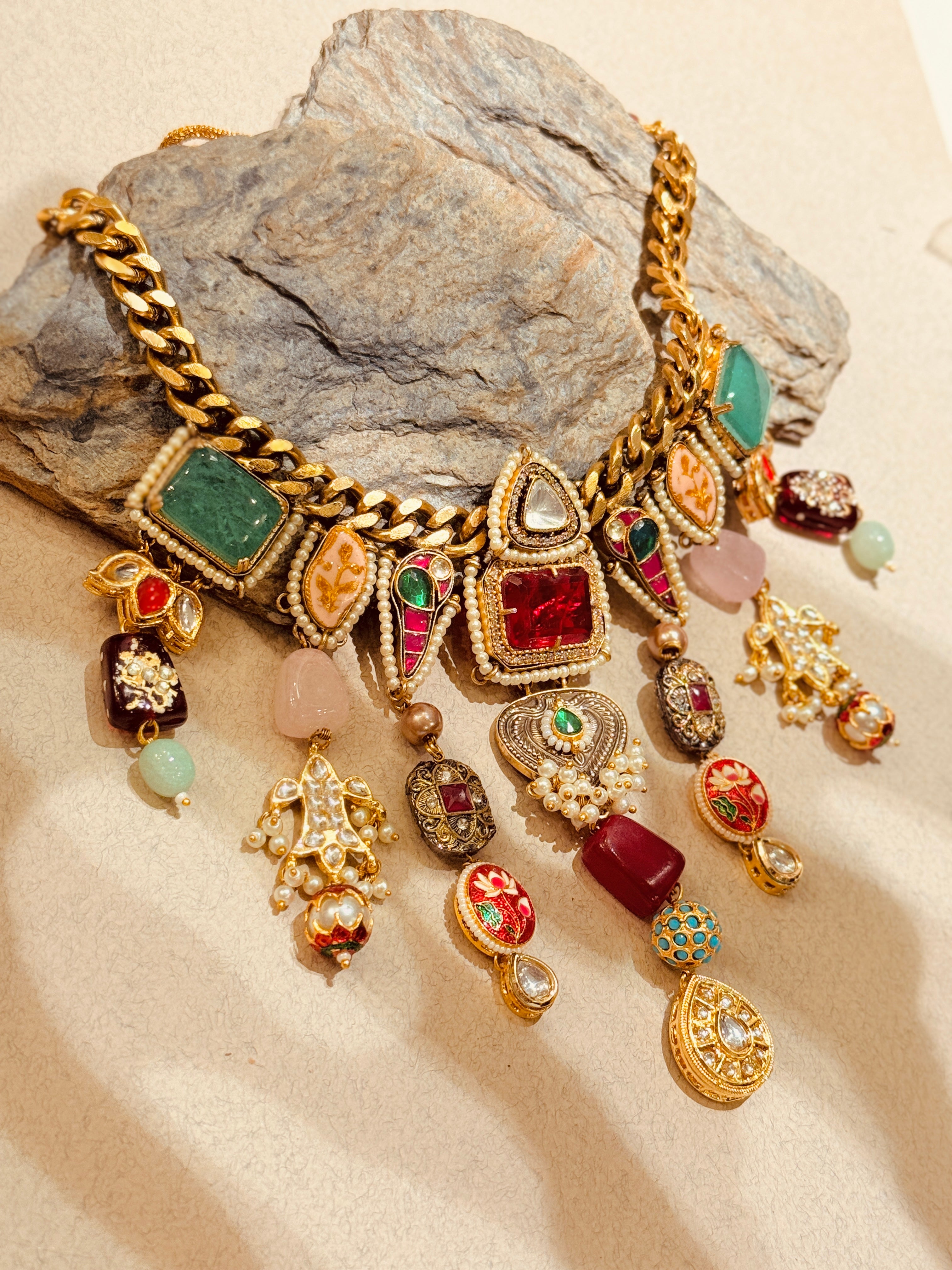 Rivaaz Chain Neck piece