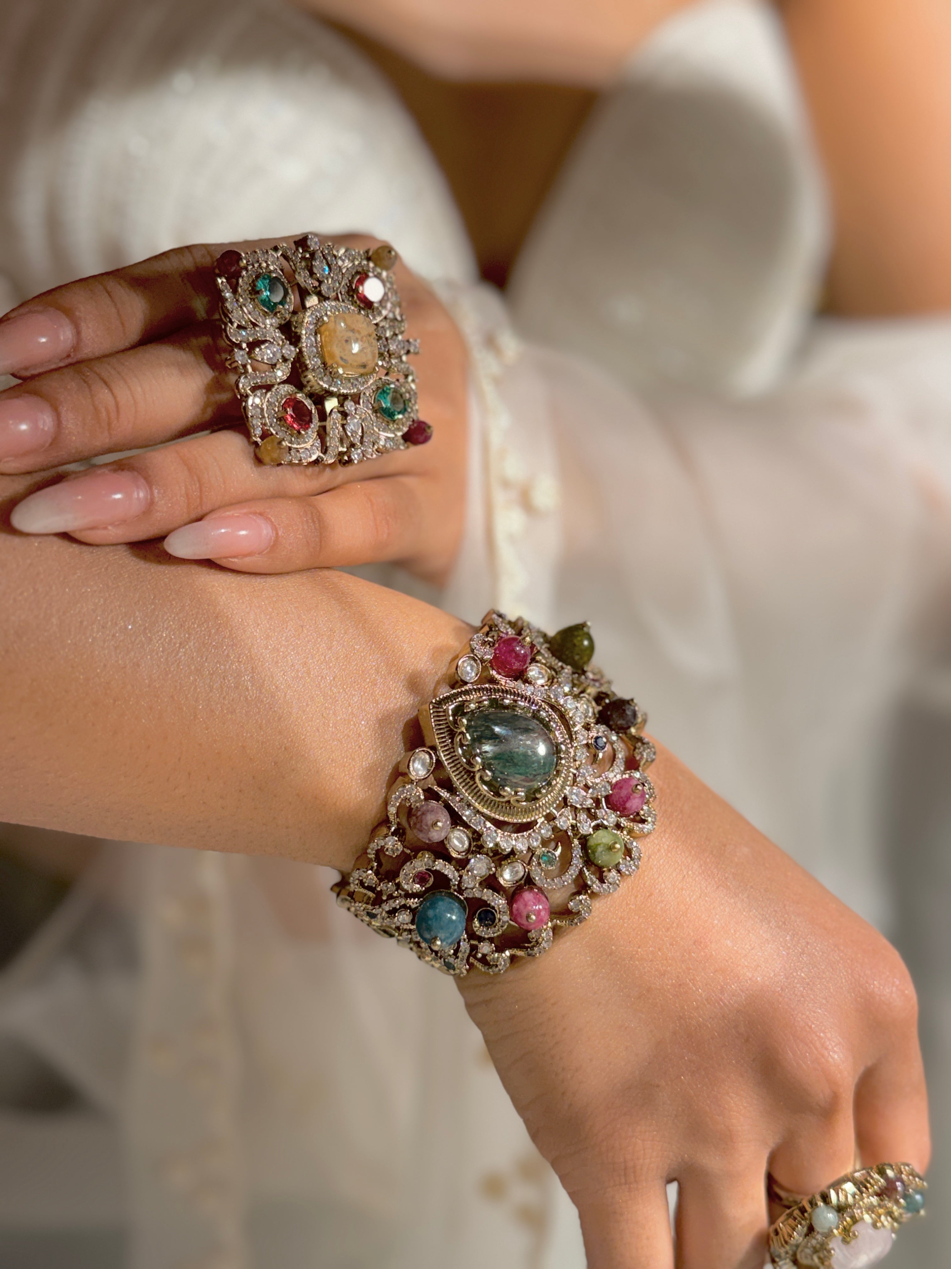 Twilight Gleam Bracelet- Elizabeth
