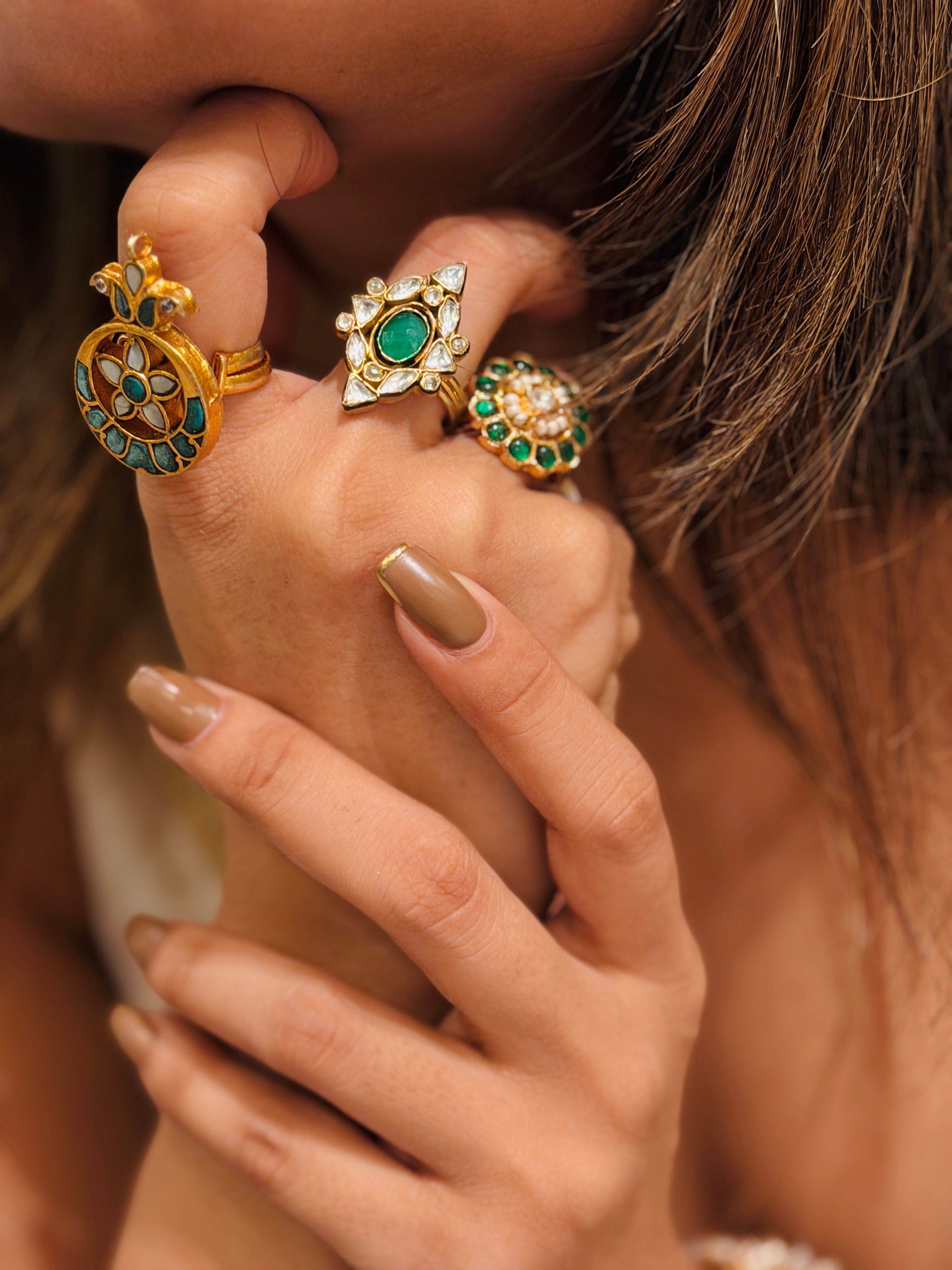 Emerald polki mughal ring