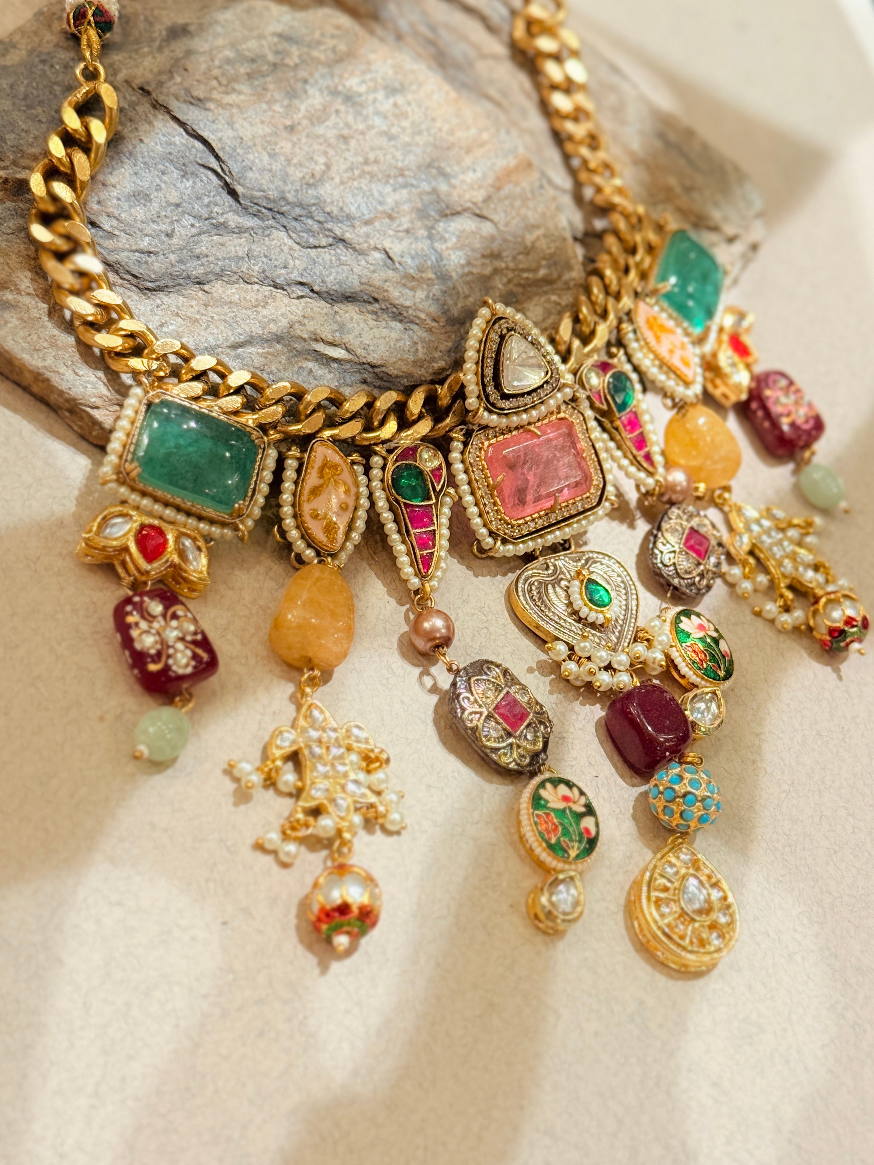 Rivaaz Chain Neck piece