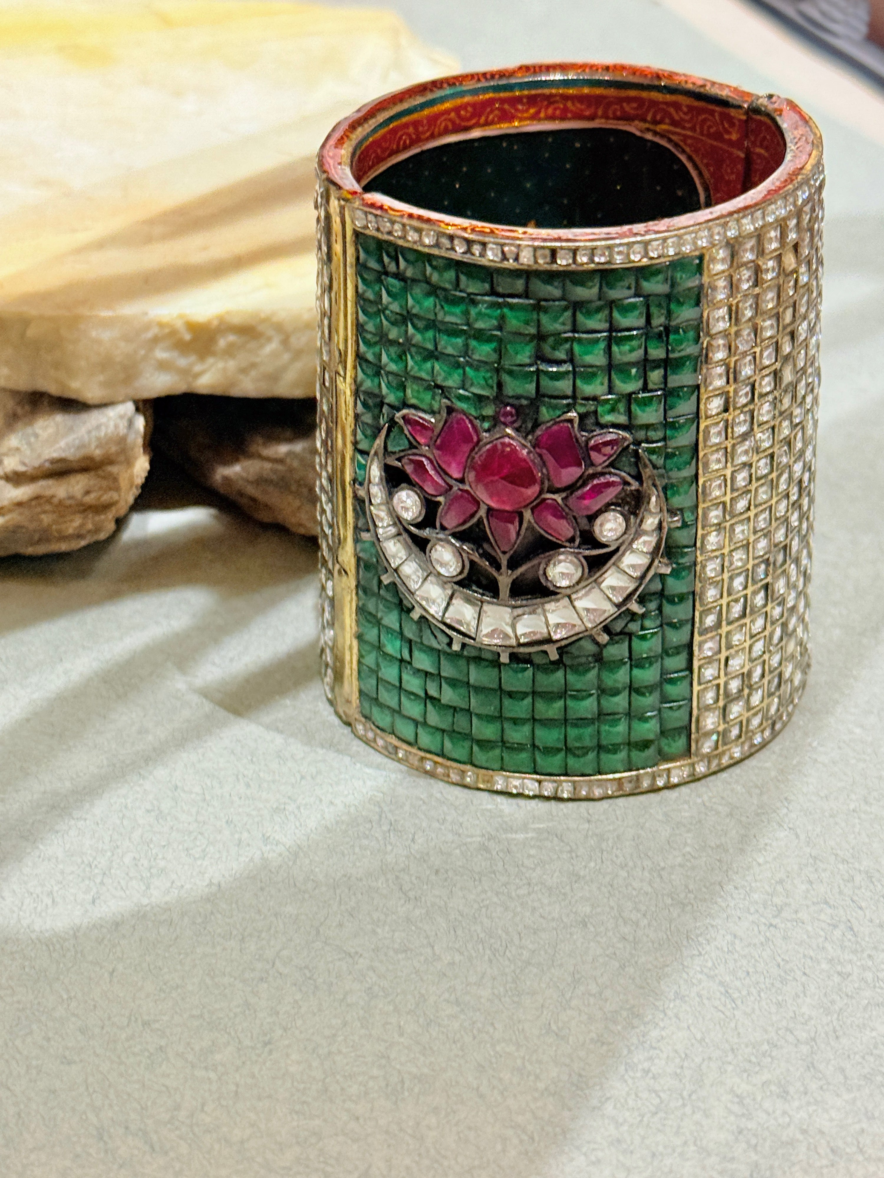 Chand komal cuff- MAHIRA