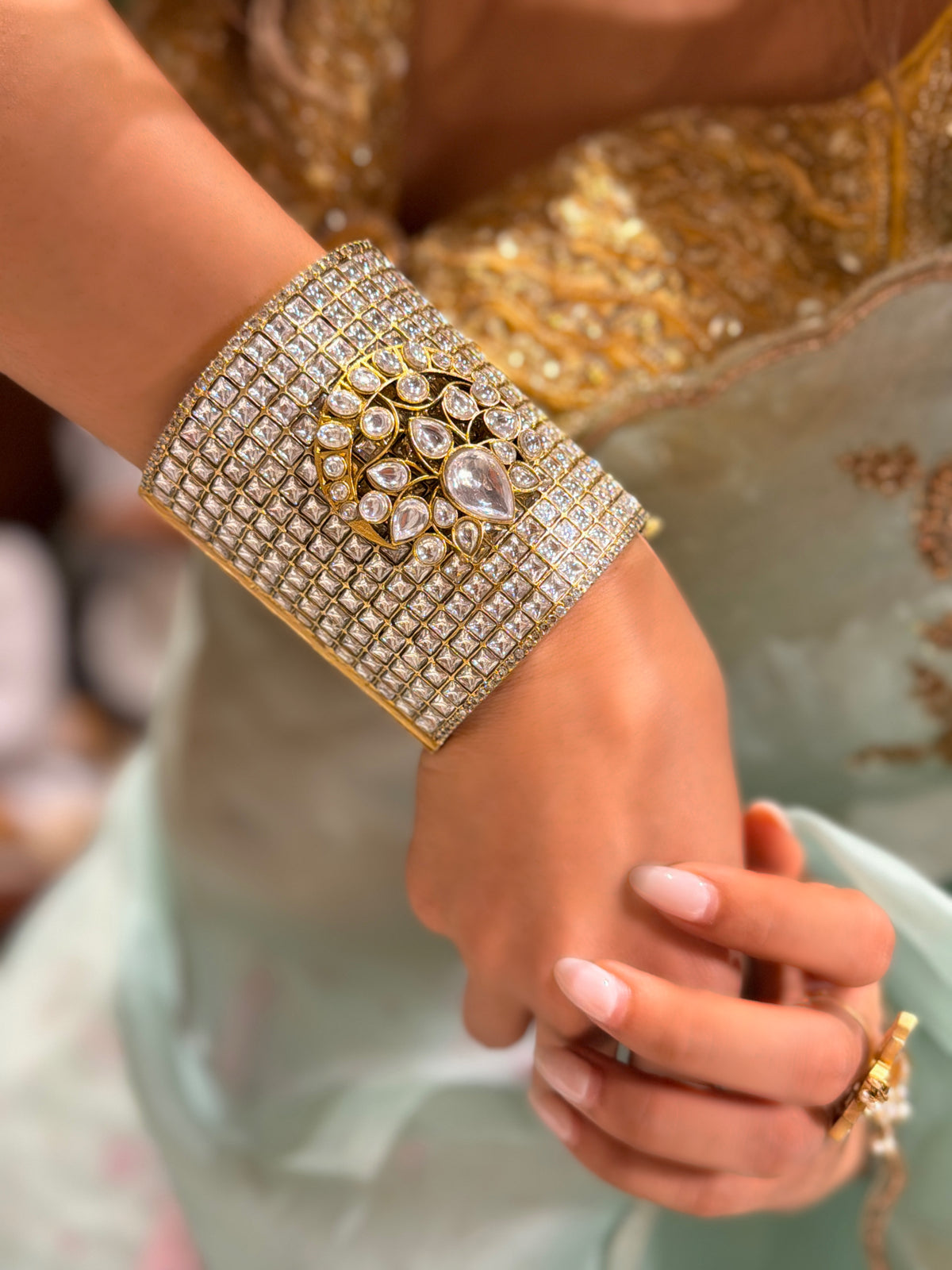 Chandrakanta Polki Handcuff-White