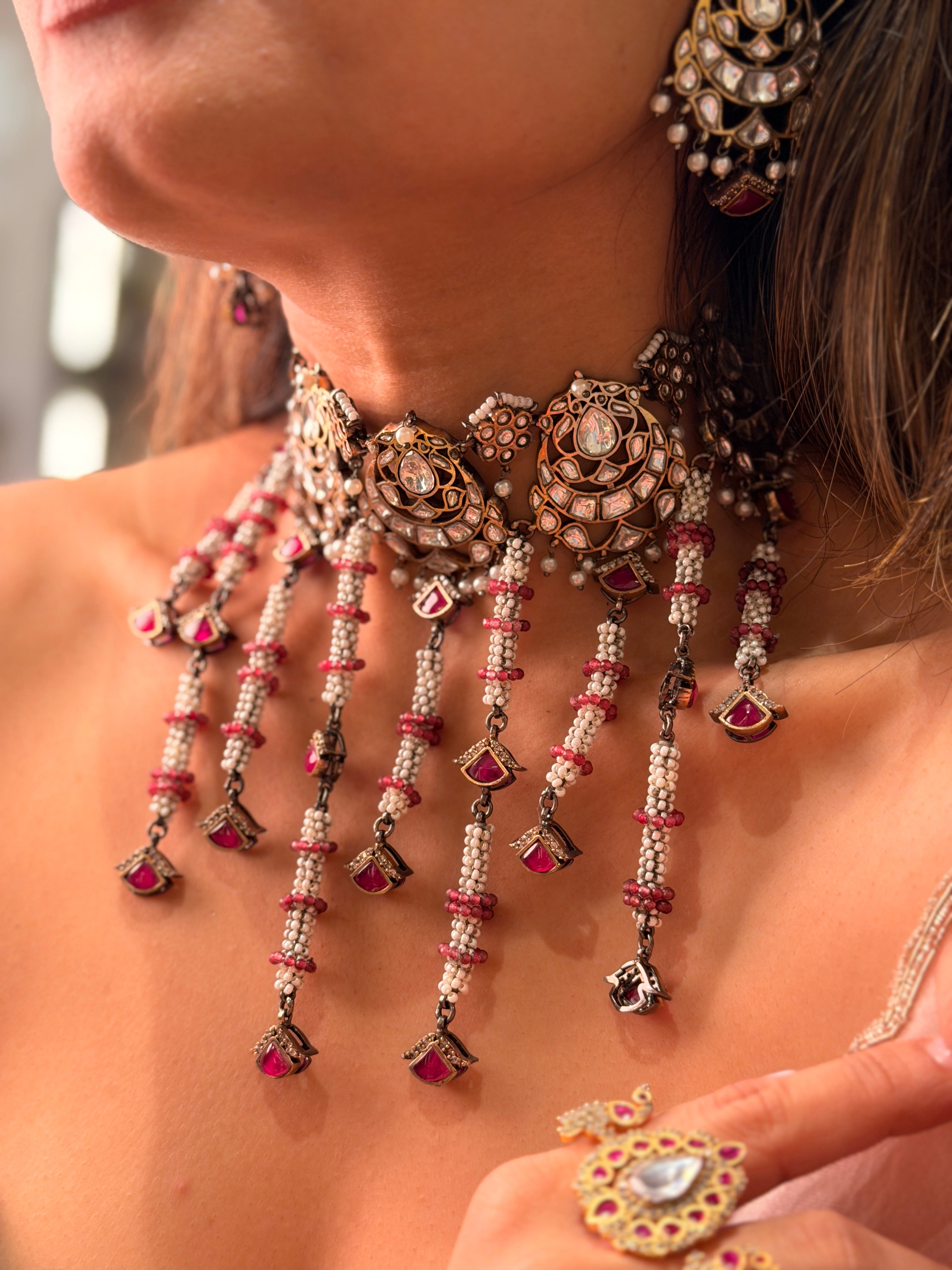 Chand gulabi Choker - Mahira
