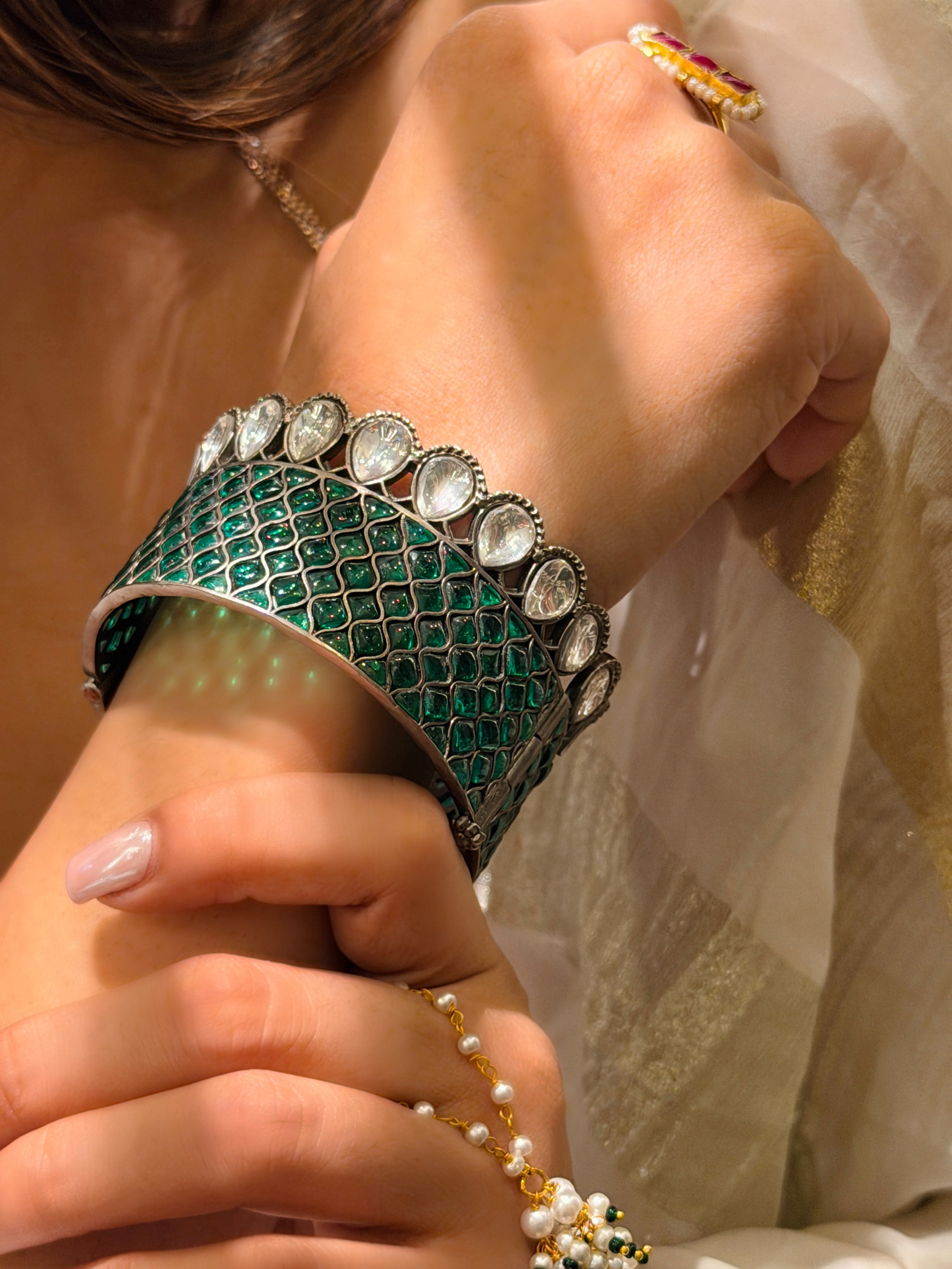 Haara Checkered bangle-Mahira