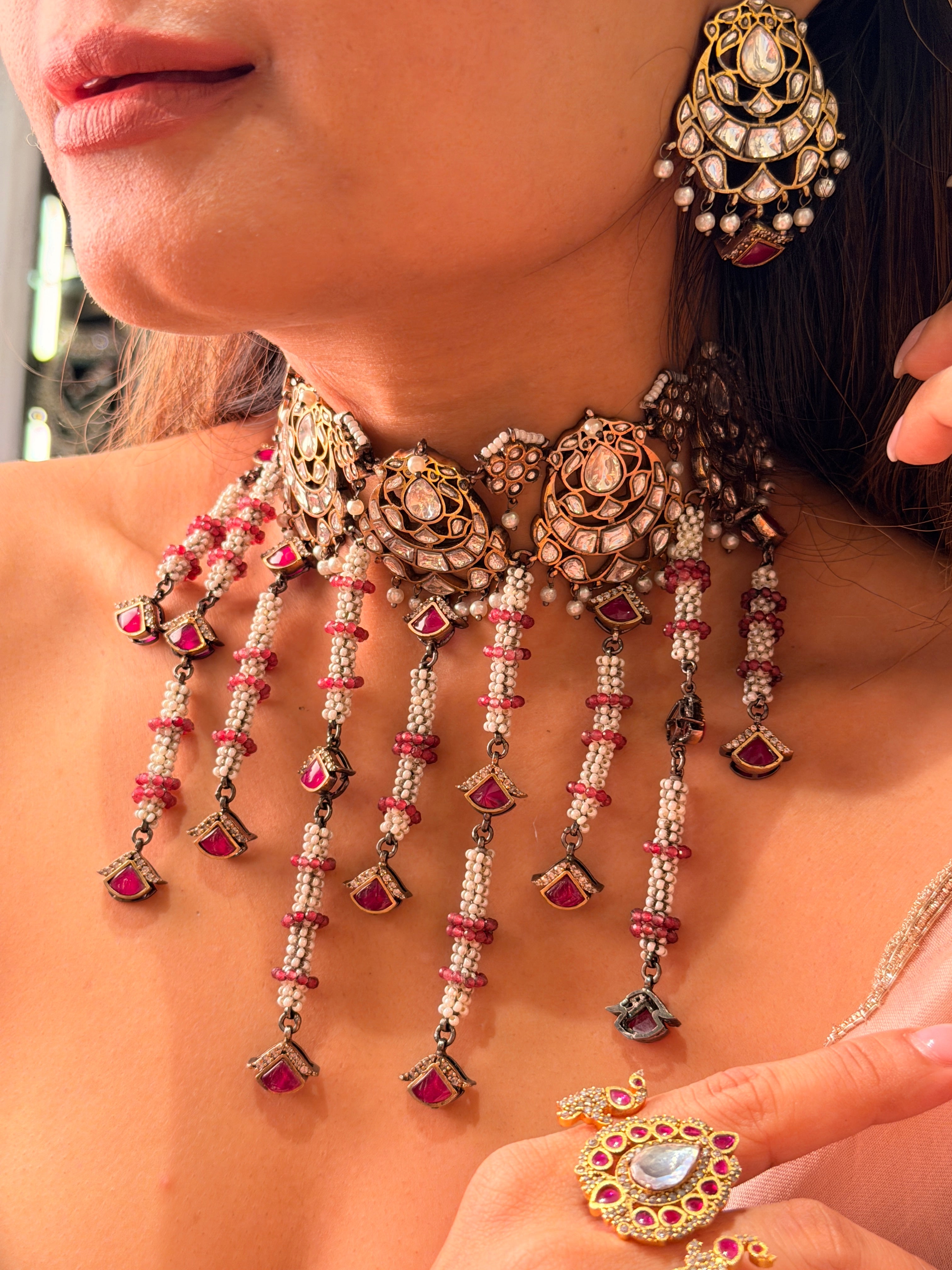 Chand gulabi Choker - Mahira