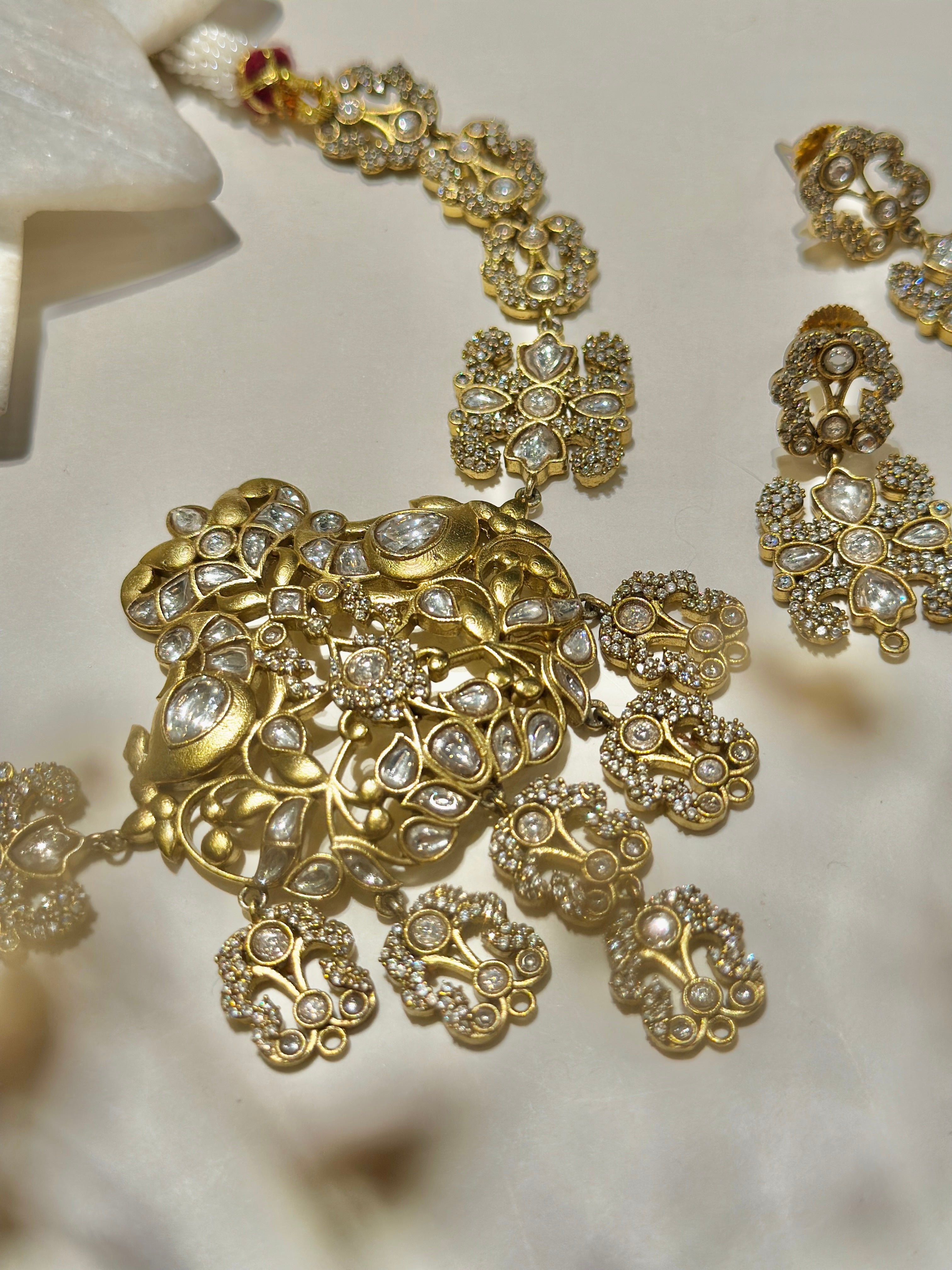 Tridha neck-piece-Mahira