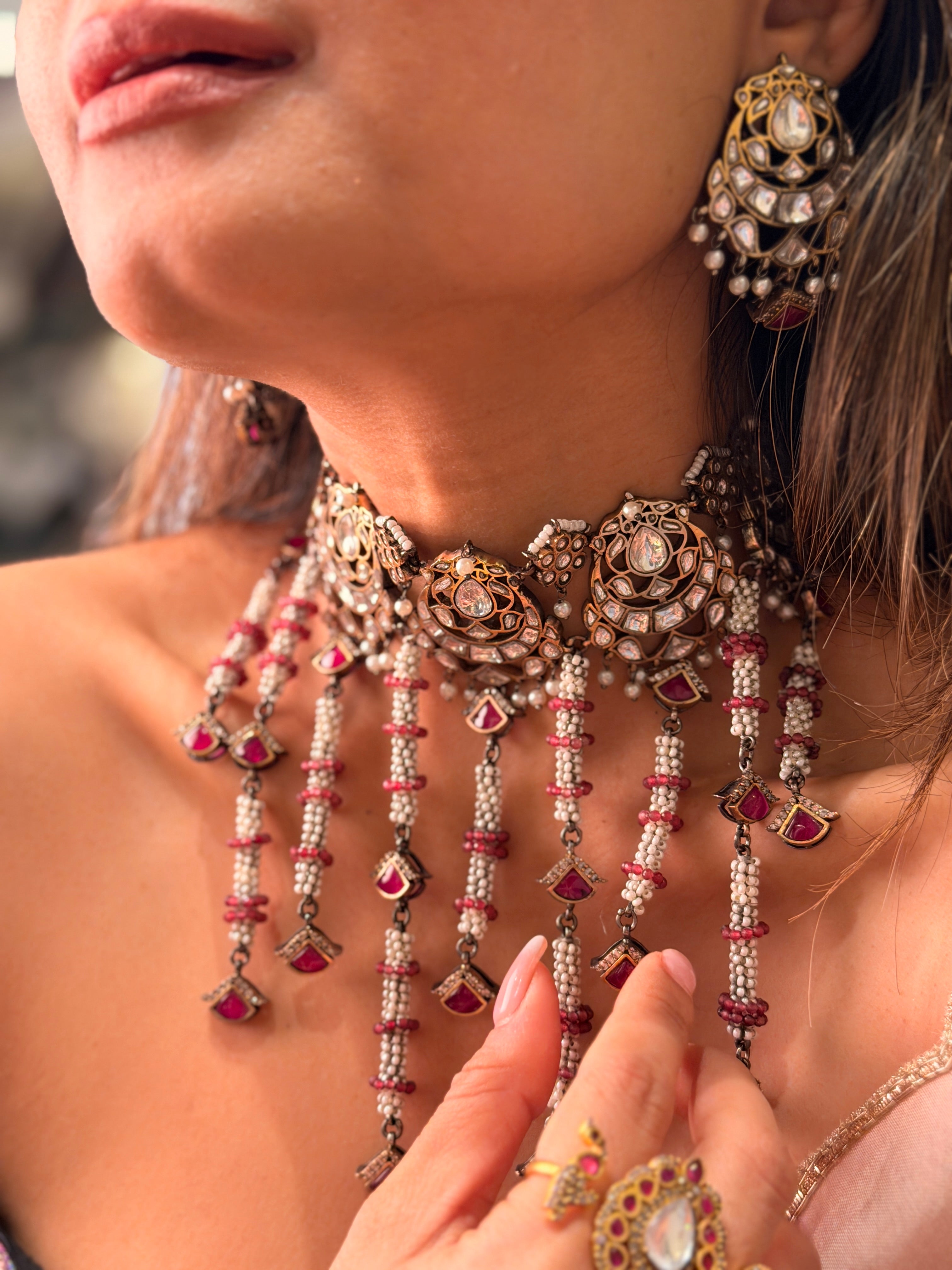 Chand gulabi Choker - Mahira