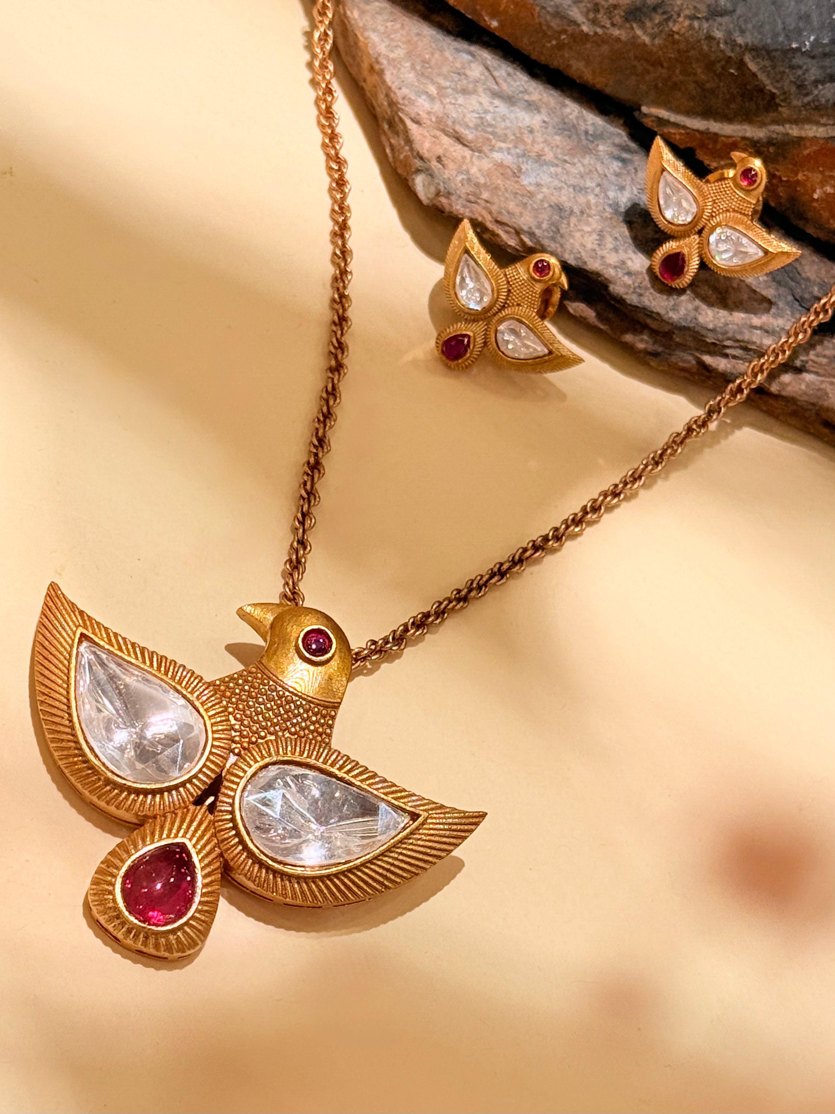 Falak Pendant Set