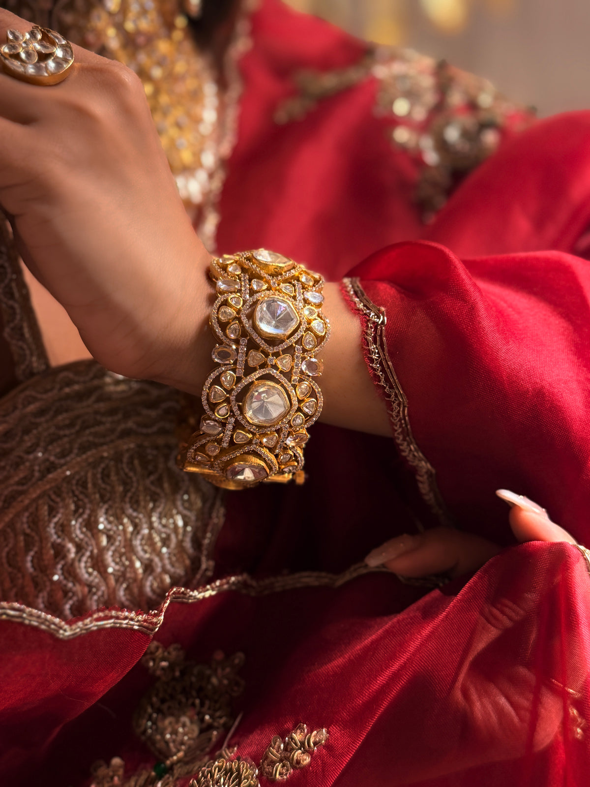 Sunheri Luxe Gold Bangle