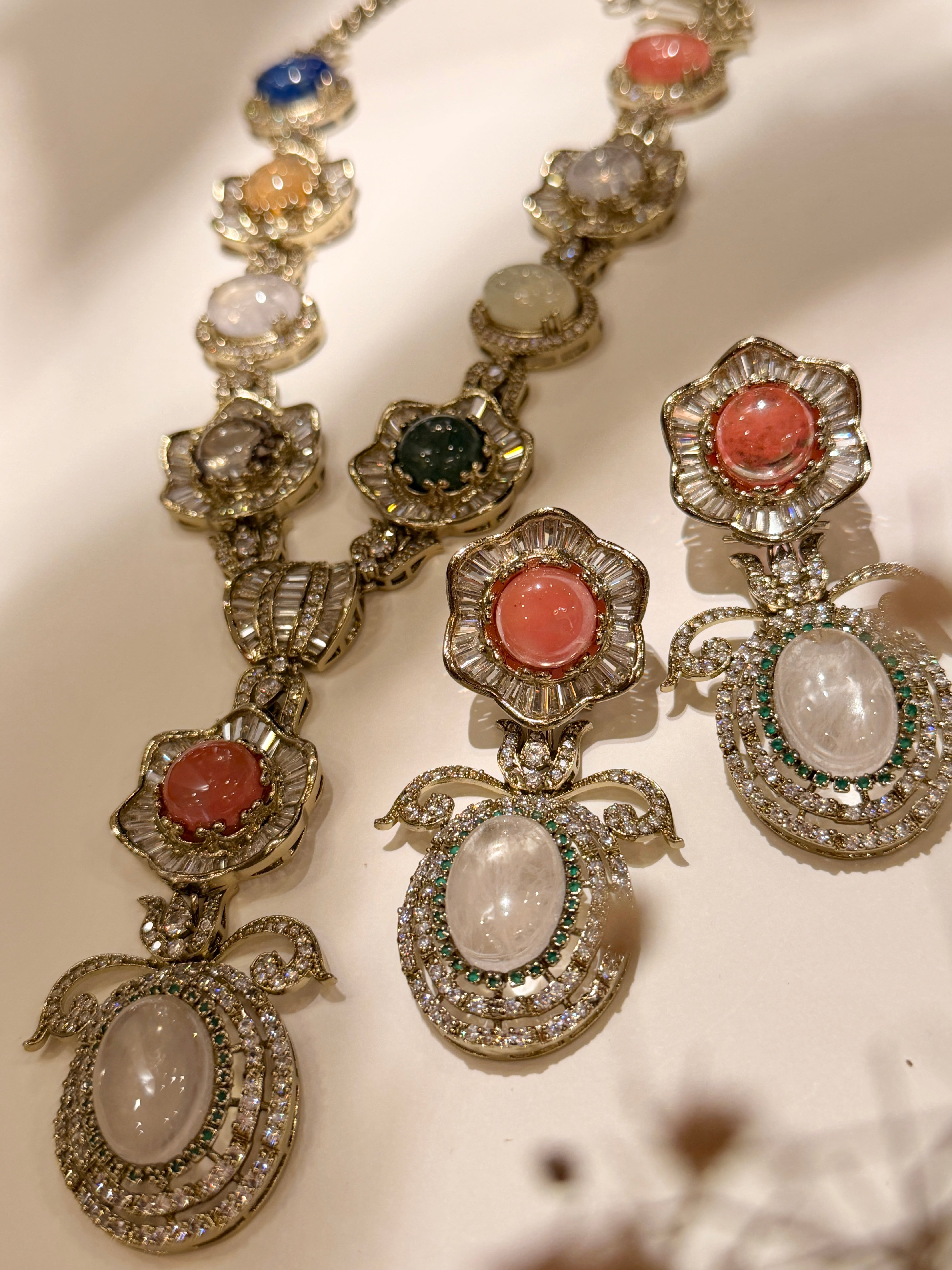 Fiza-Flora Necklace- Elizabeth