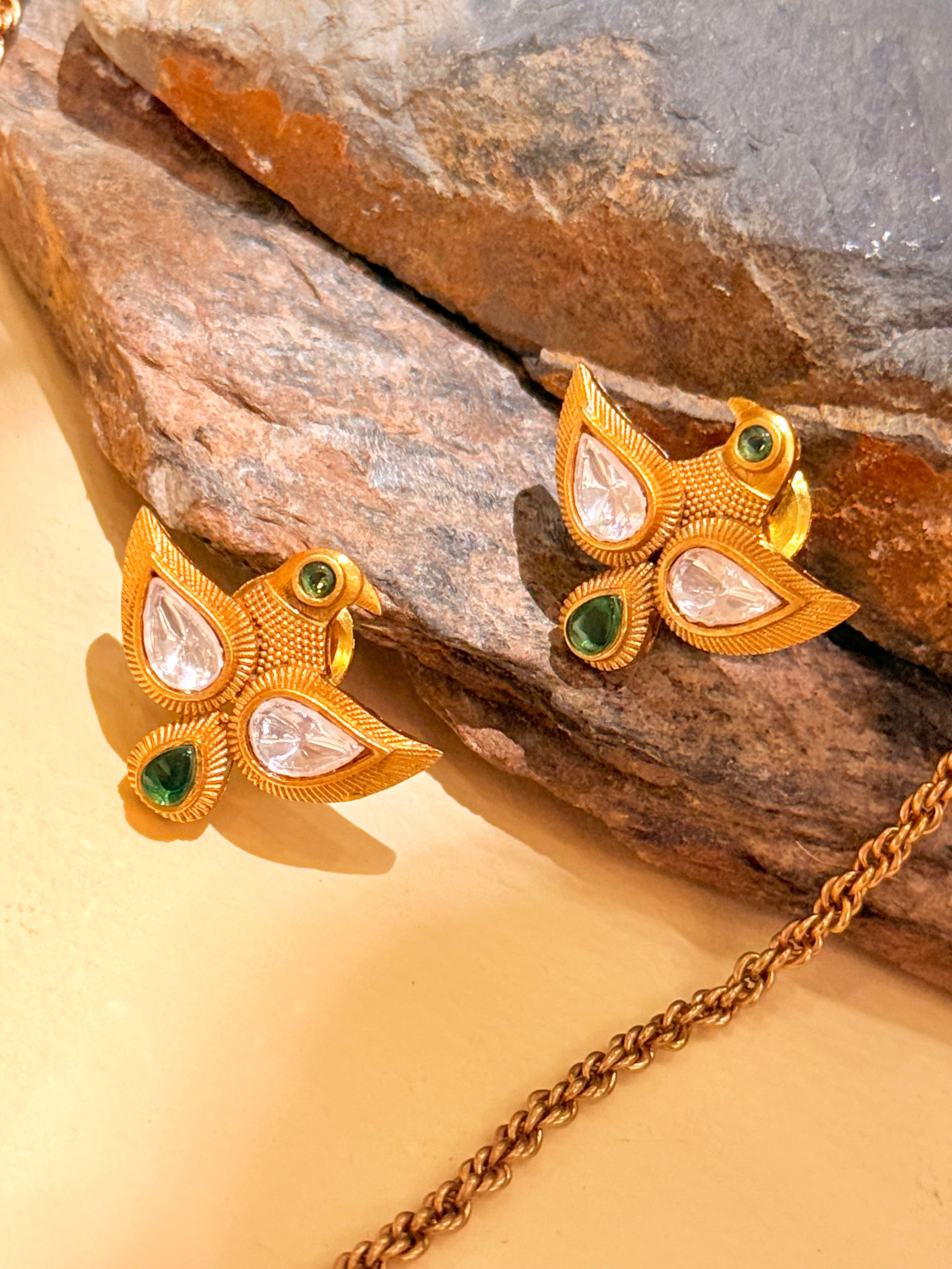 Falak Pendant Set