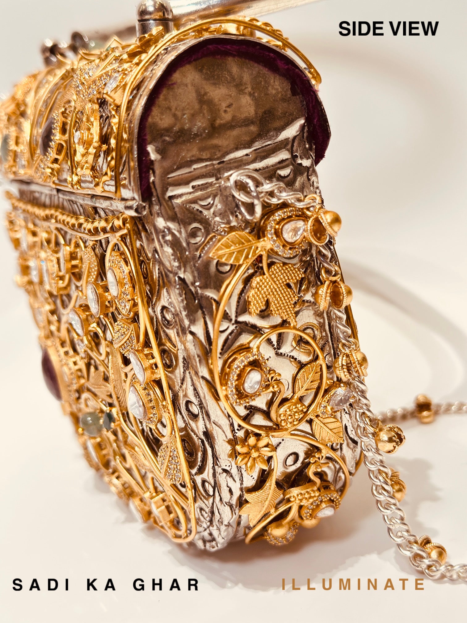 Gulzar Époque Hand Clutch