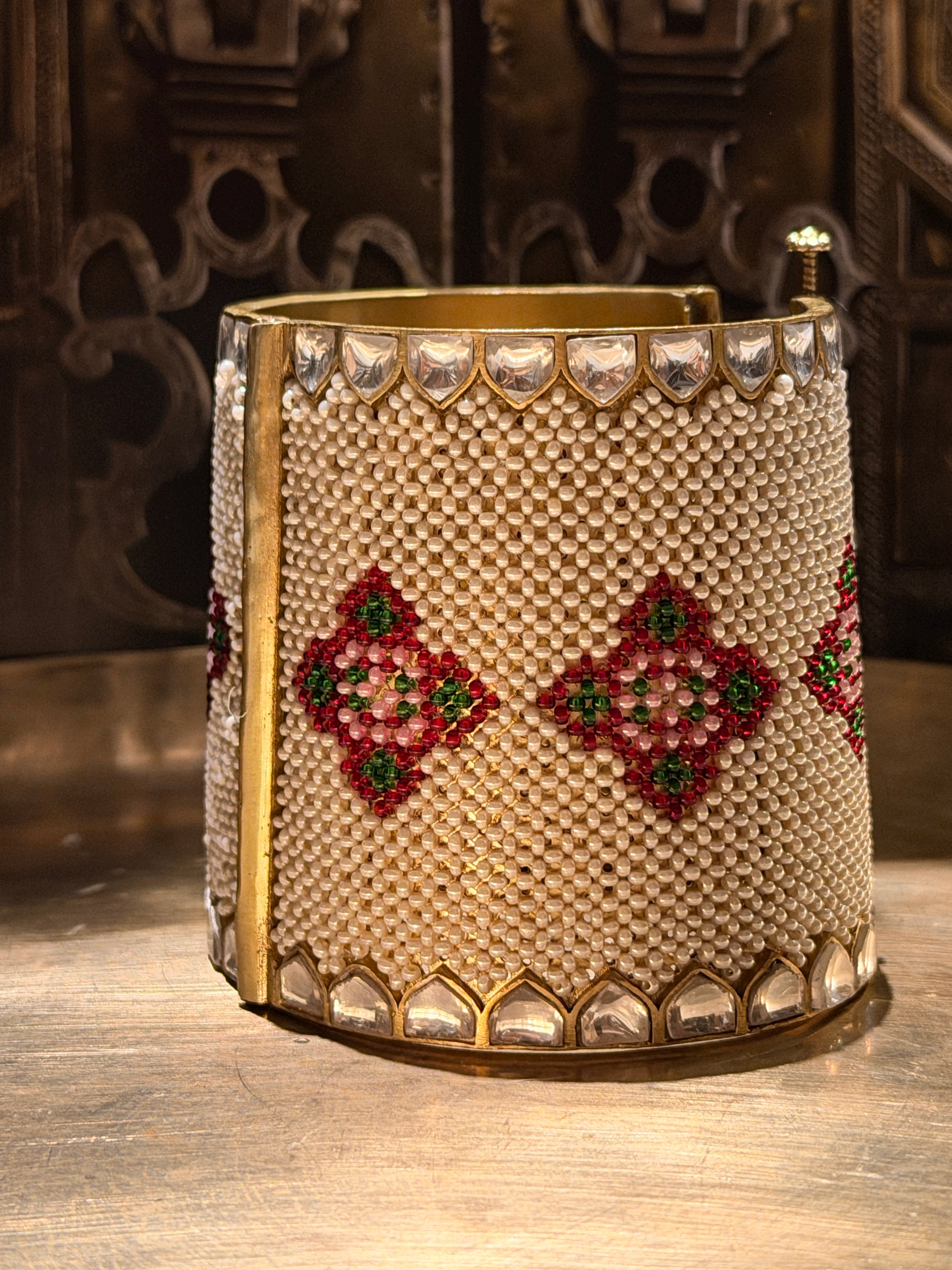 Saralya Hand cuff- Mahira