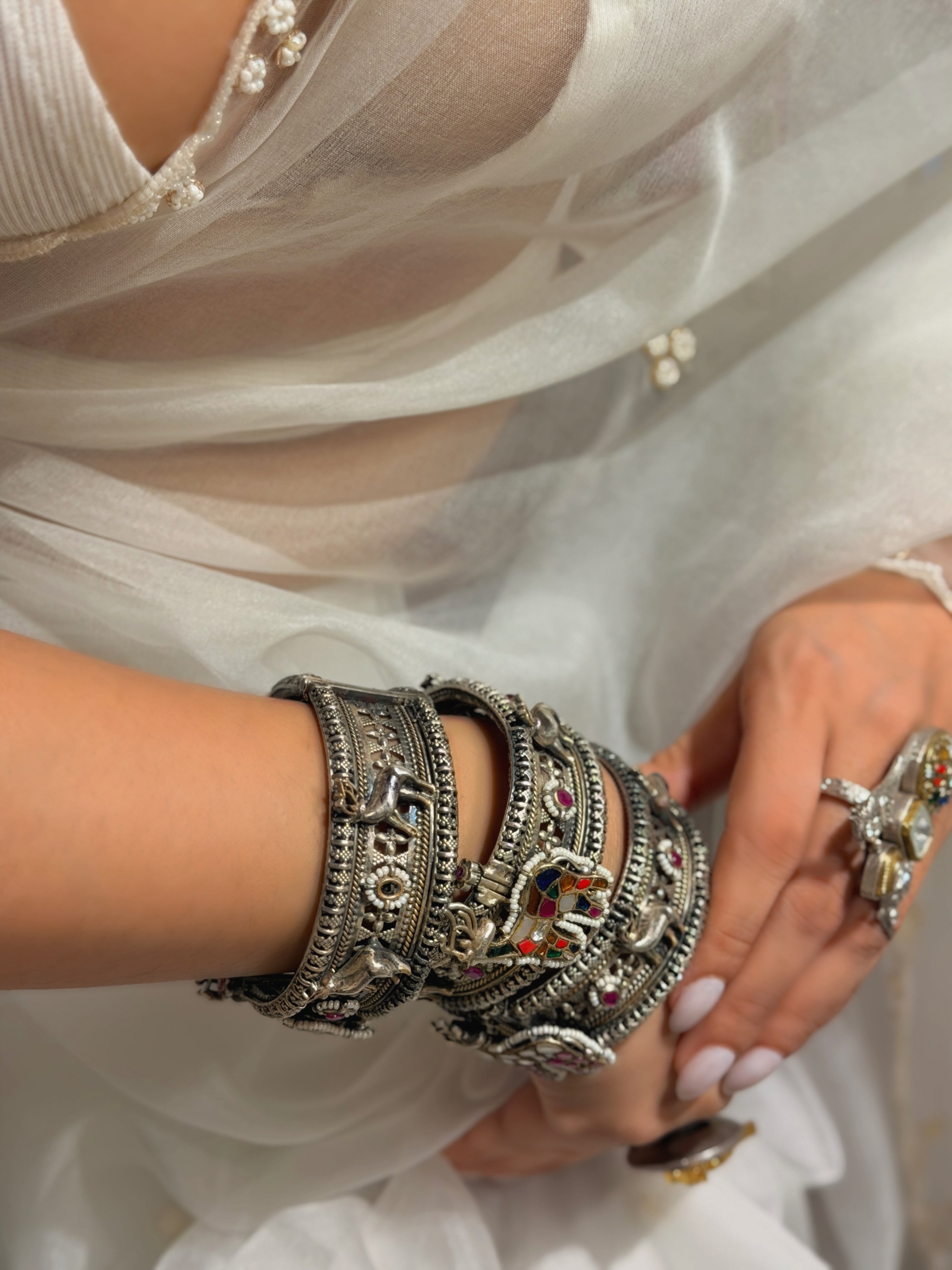 Heeran Kundan Bangle (Navratan)