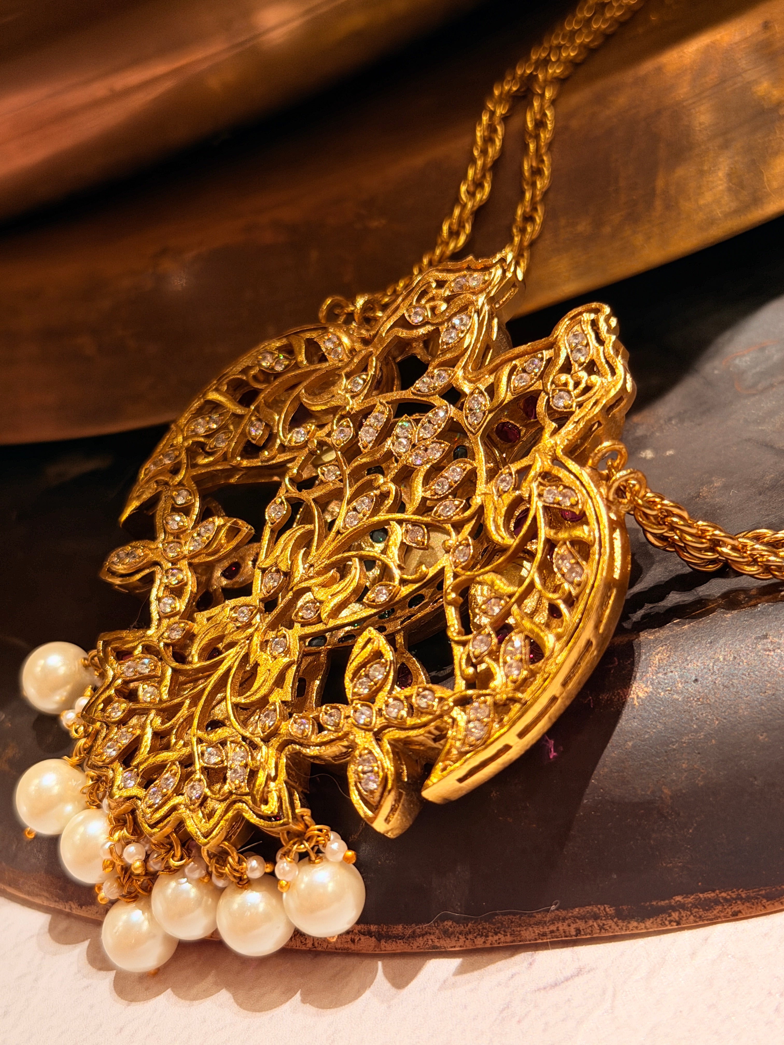 Kanchan Mayur pendant chain