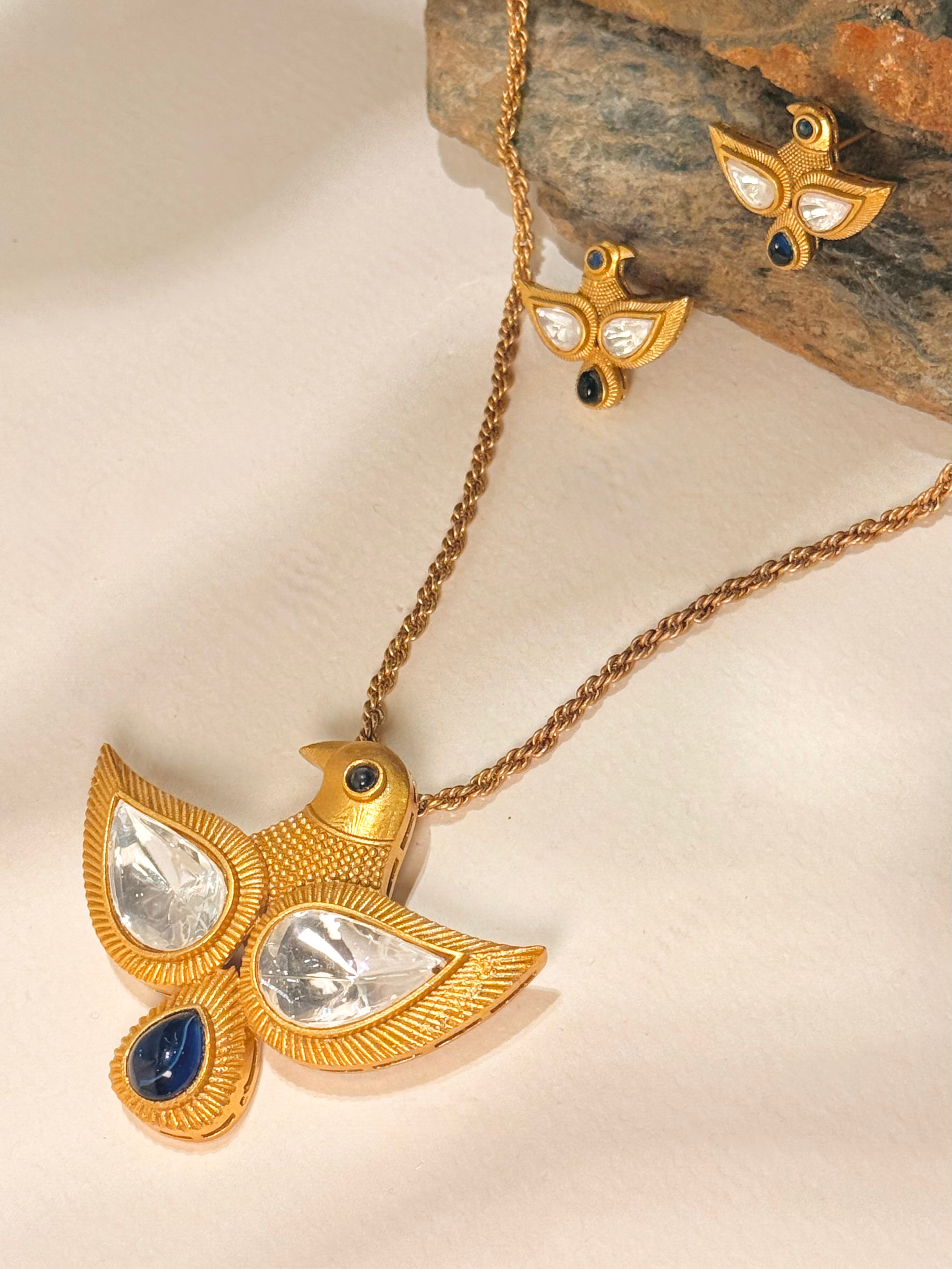 Falak Pendant Set