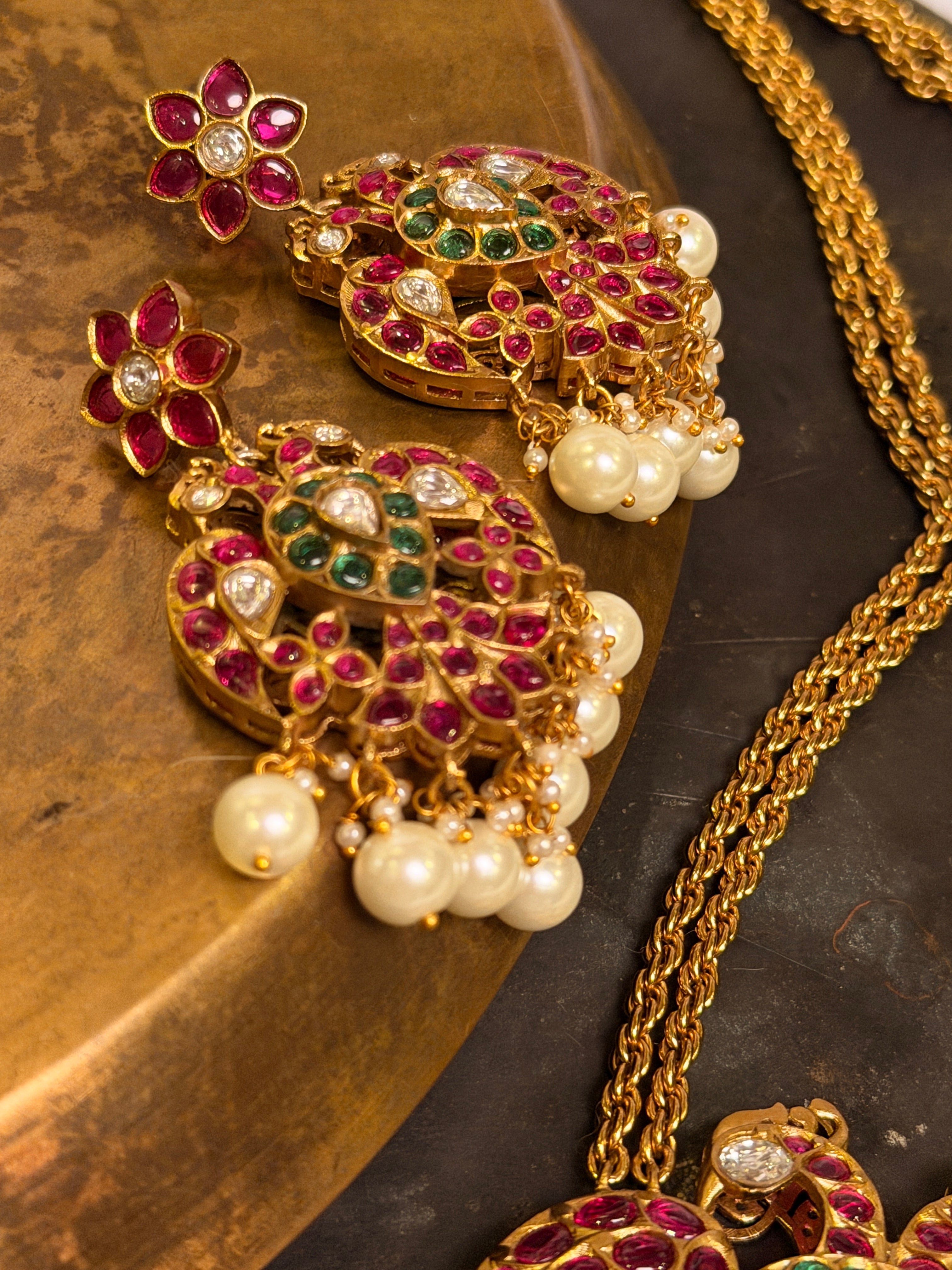 Kanchan Mayur pendant chain