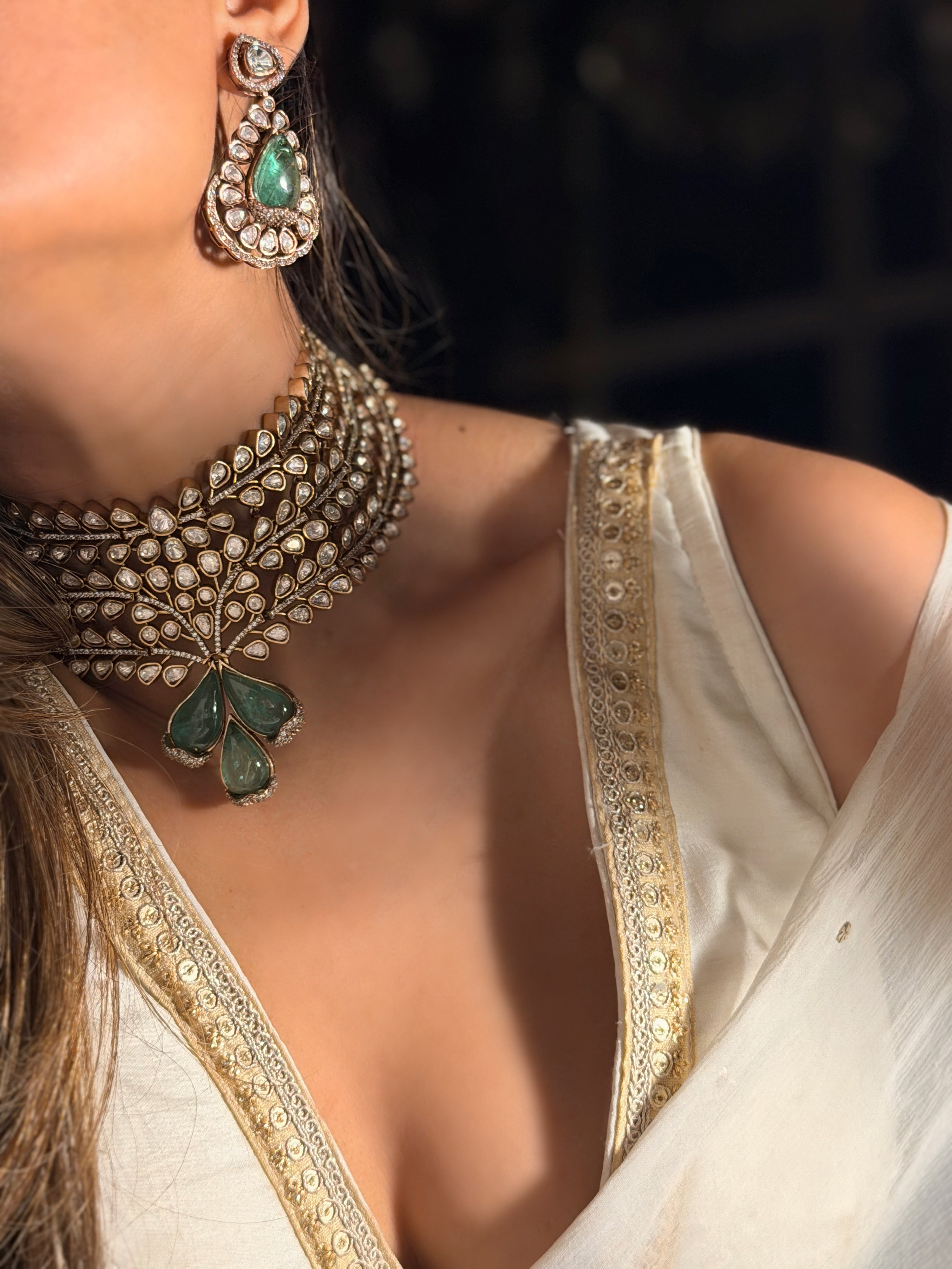 Tajminara Crown Choker