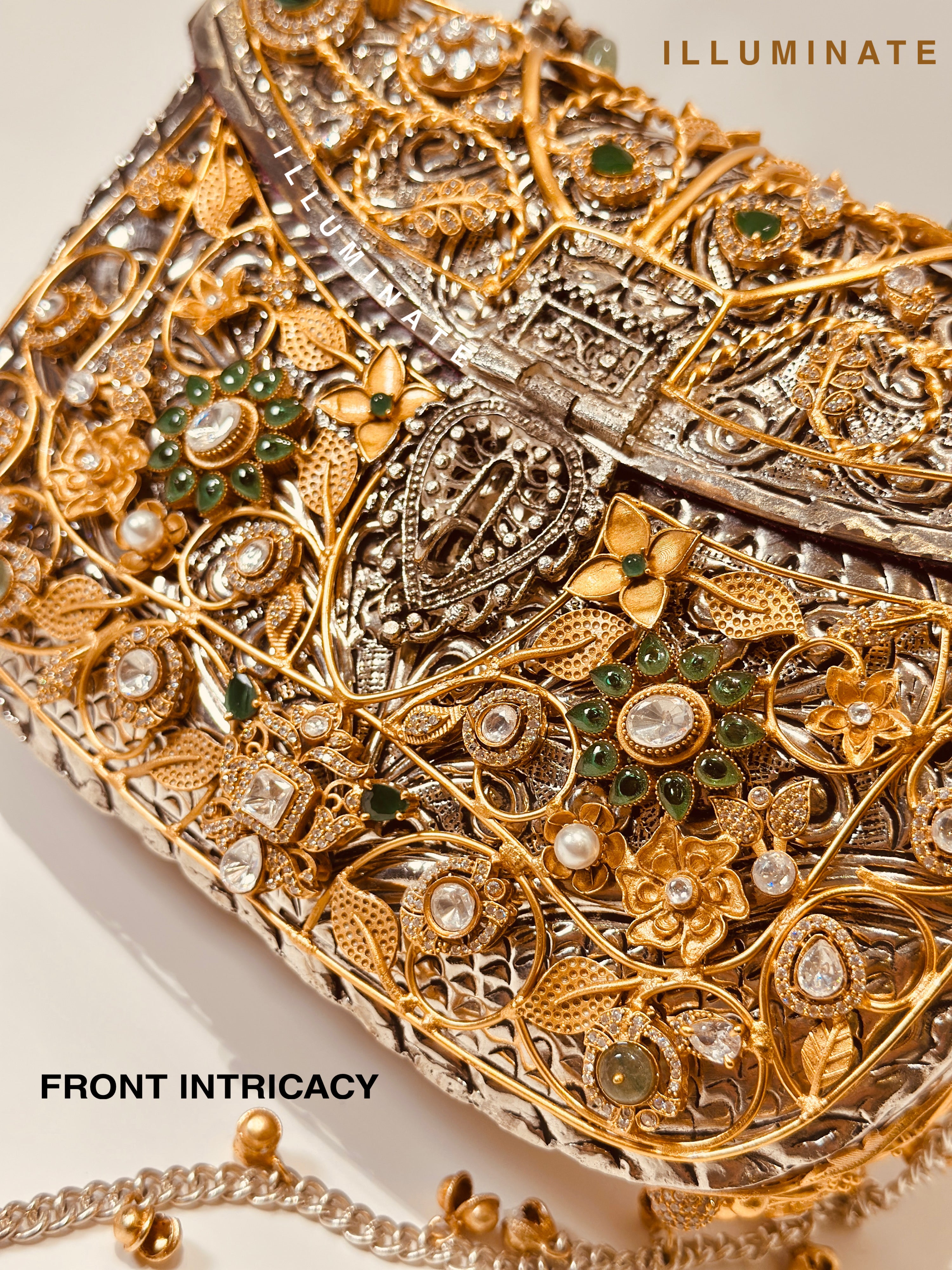 Gulzar Époque Hand Clutch