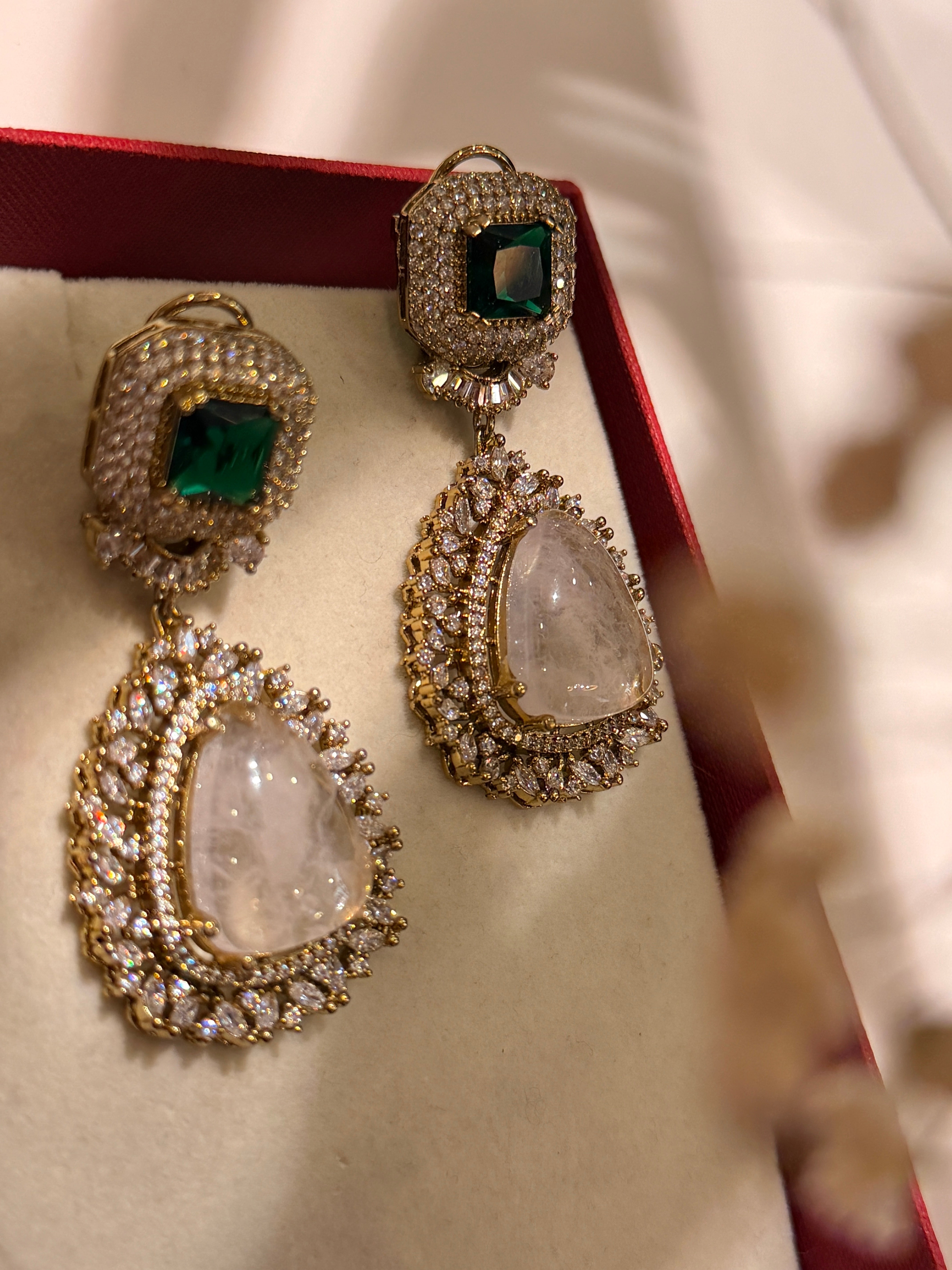 Elizabeth Crest Eardrops