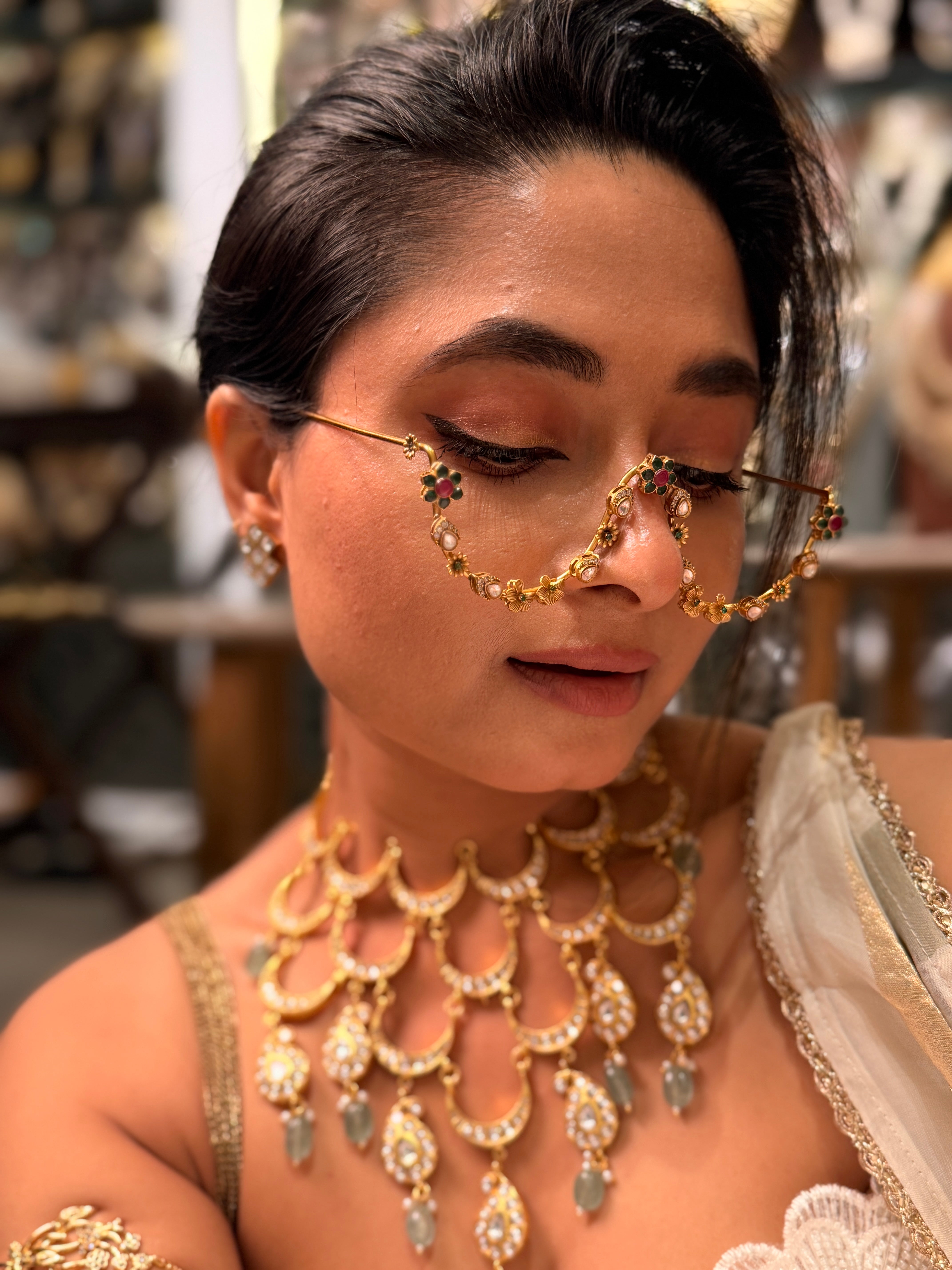 Semi spherical Kundan floral Facelet