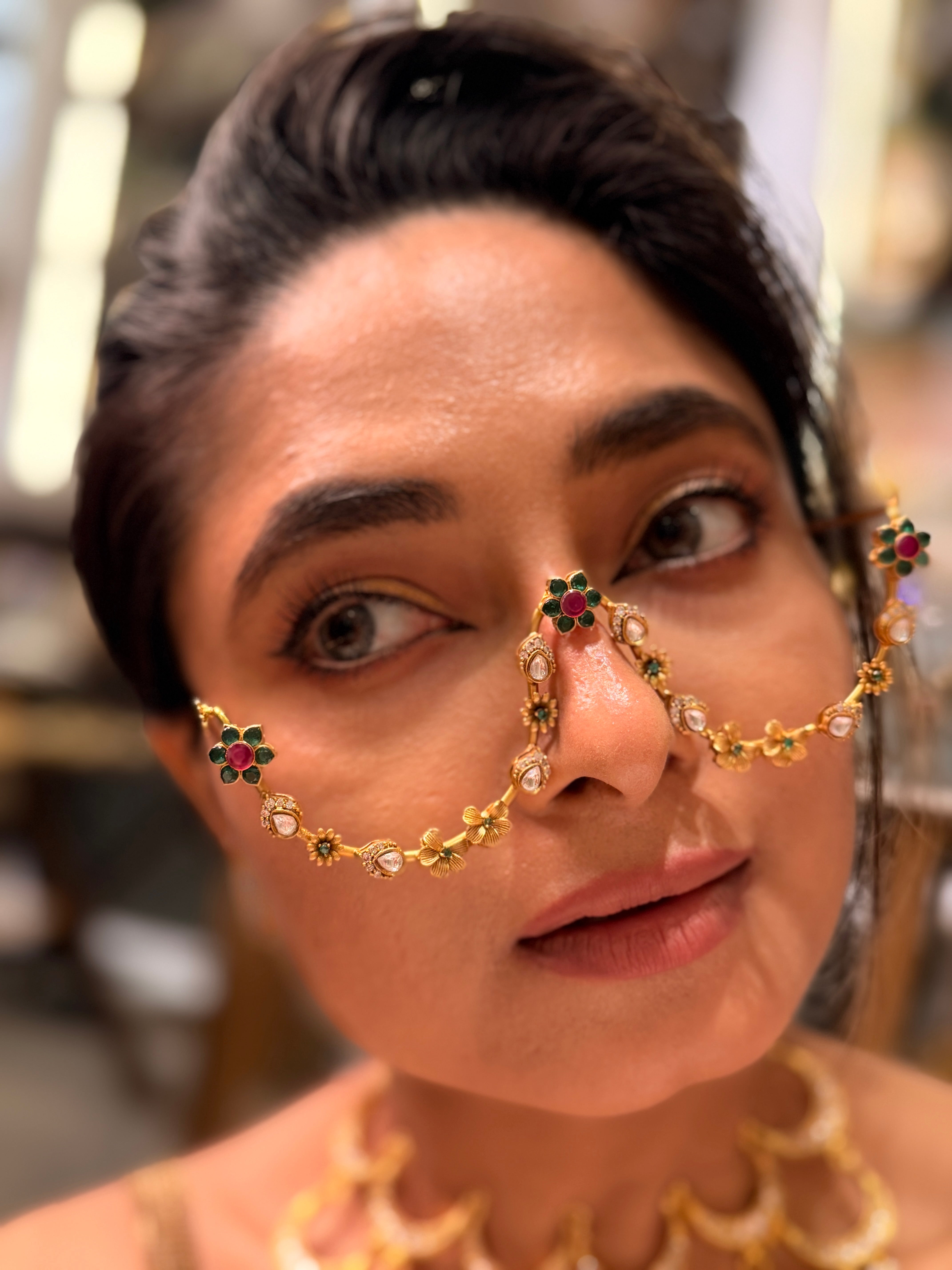 Semi spherical Kundan floral Facelet