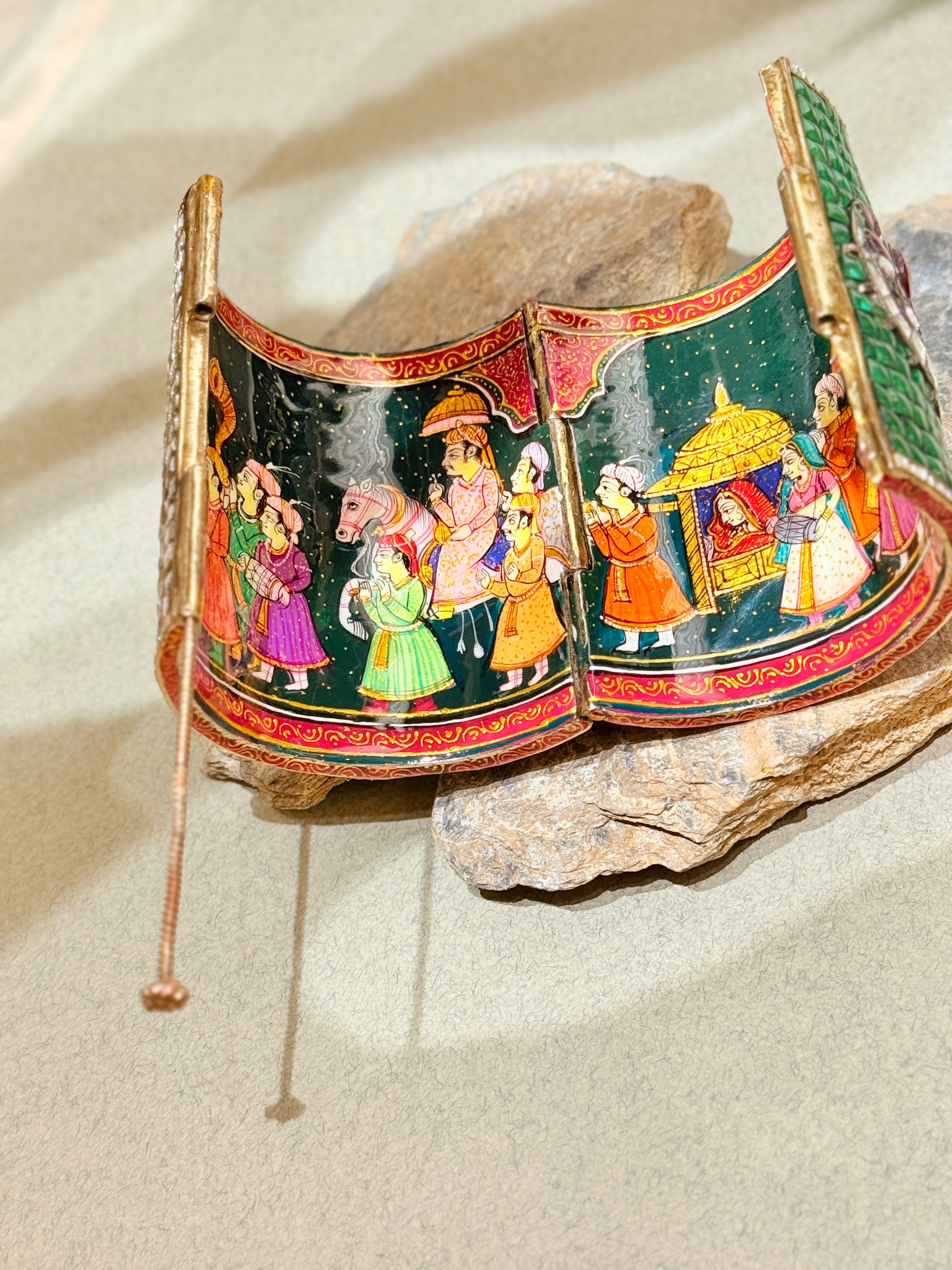 Chand komal cuff- MAHIRA