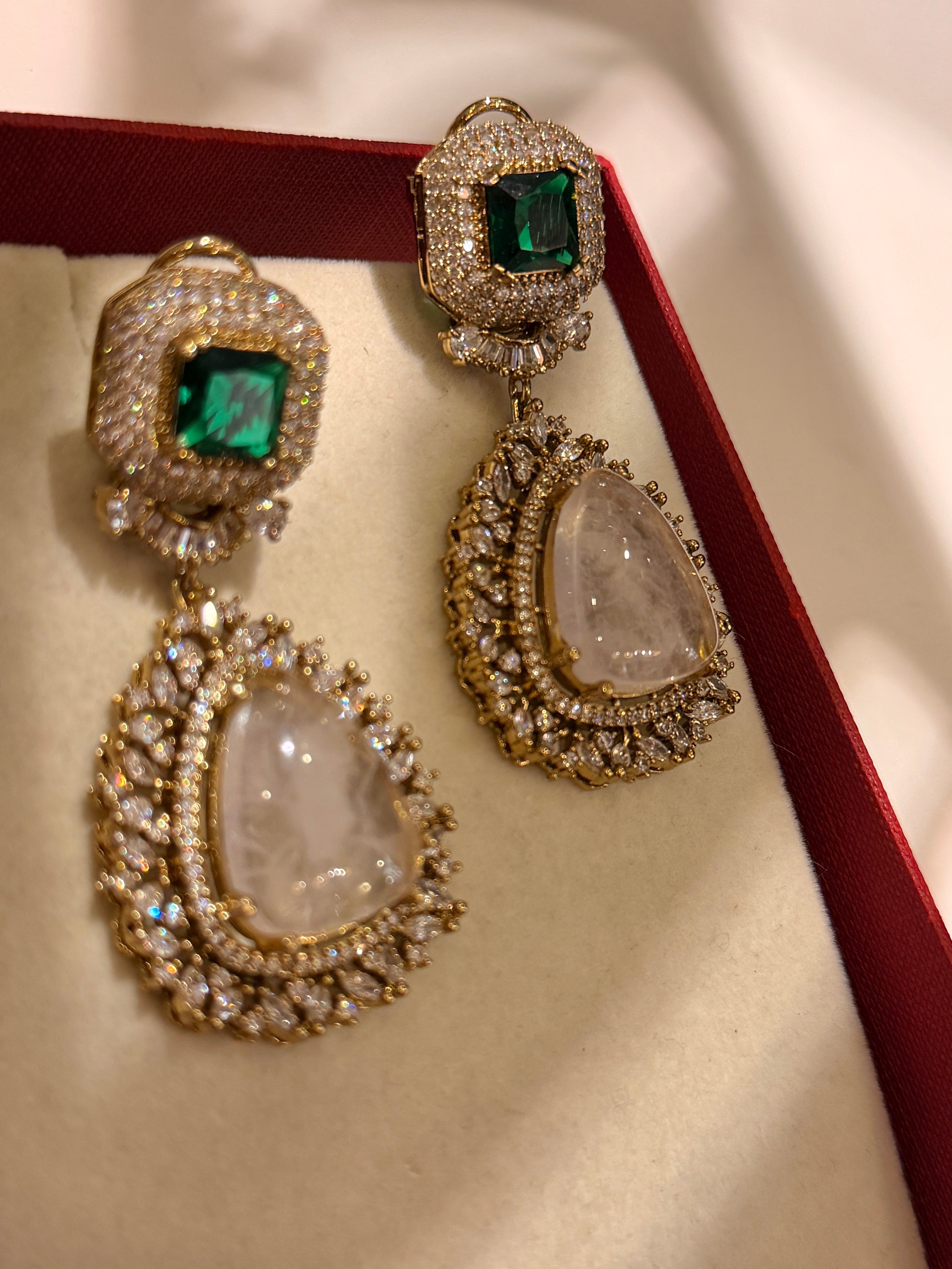 Elizabeth Crest Eardrops