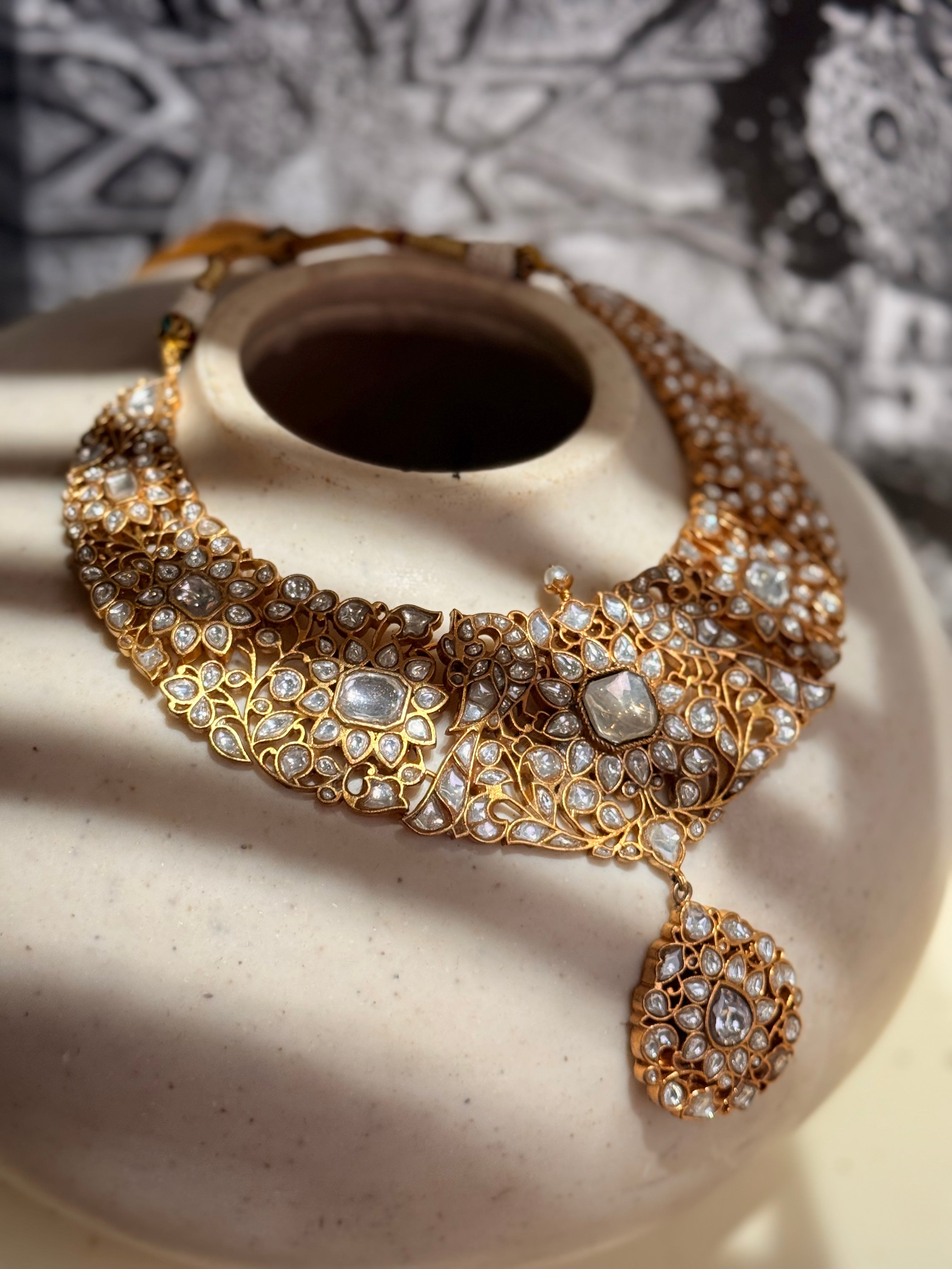 Saria Kundan Neck piece