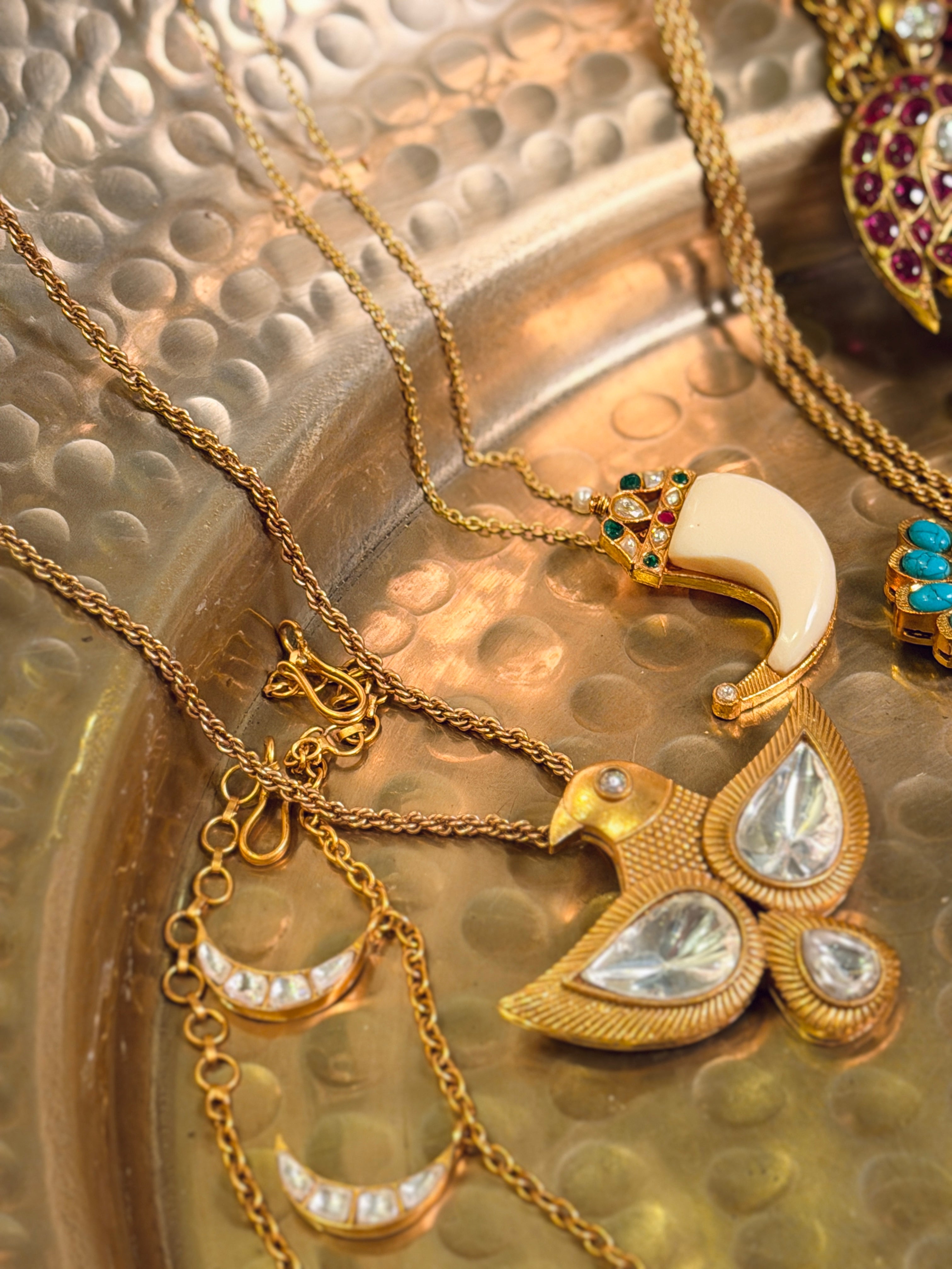 Falak Pendant Set