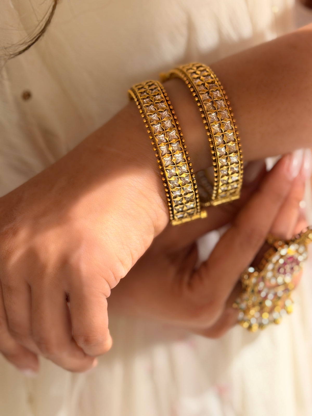 Shreenidhi Rajwadi Bangle-White