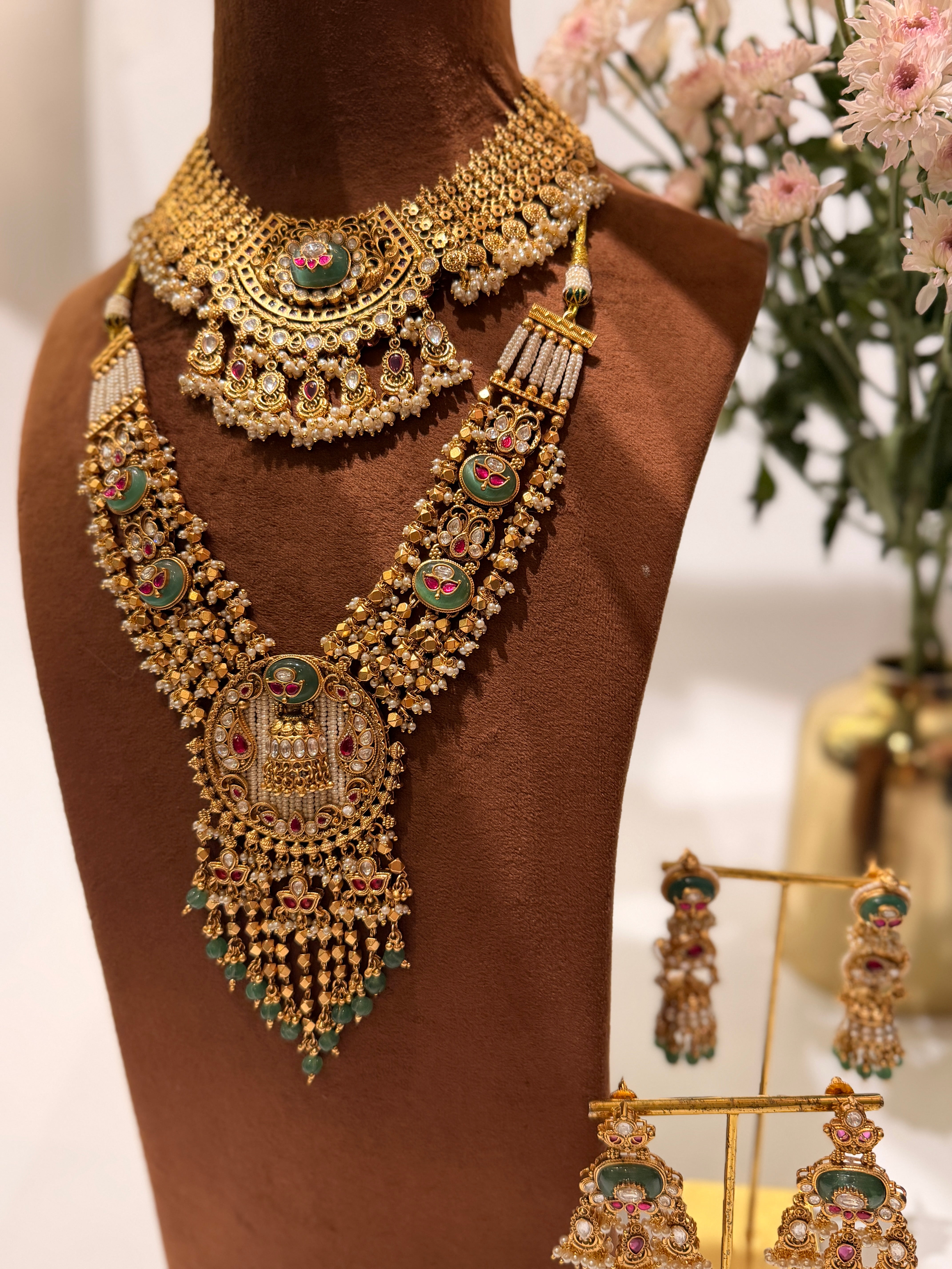 Twesha gold plated Rajwadi Necklace