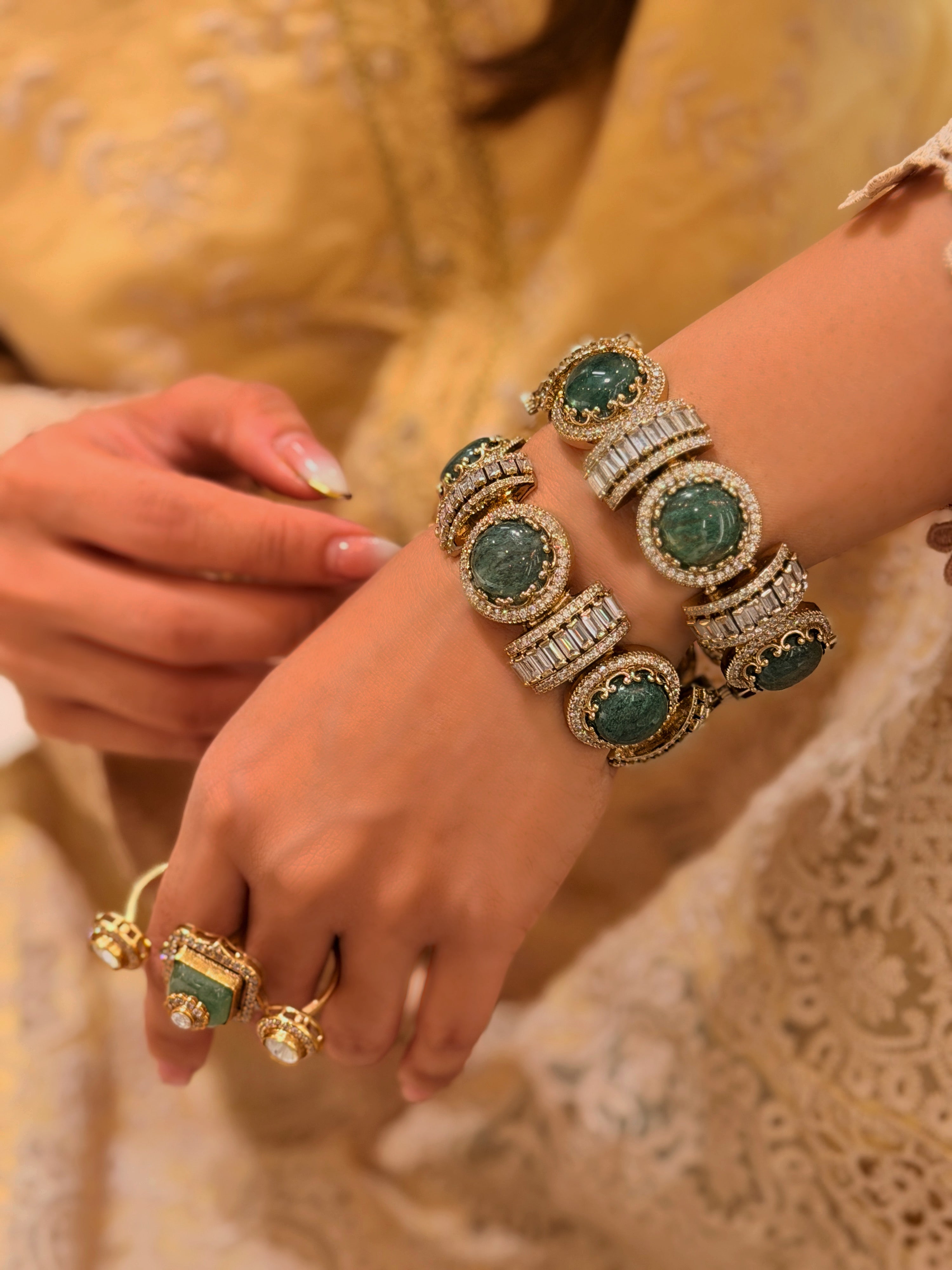 Amore Labradorite Bangle