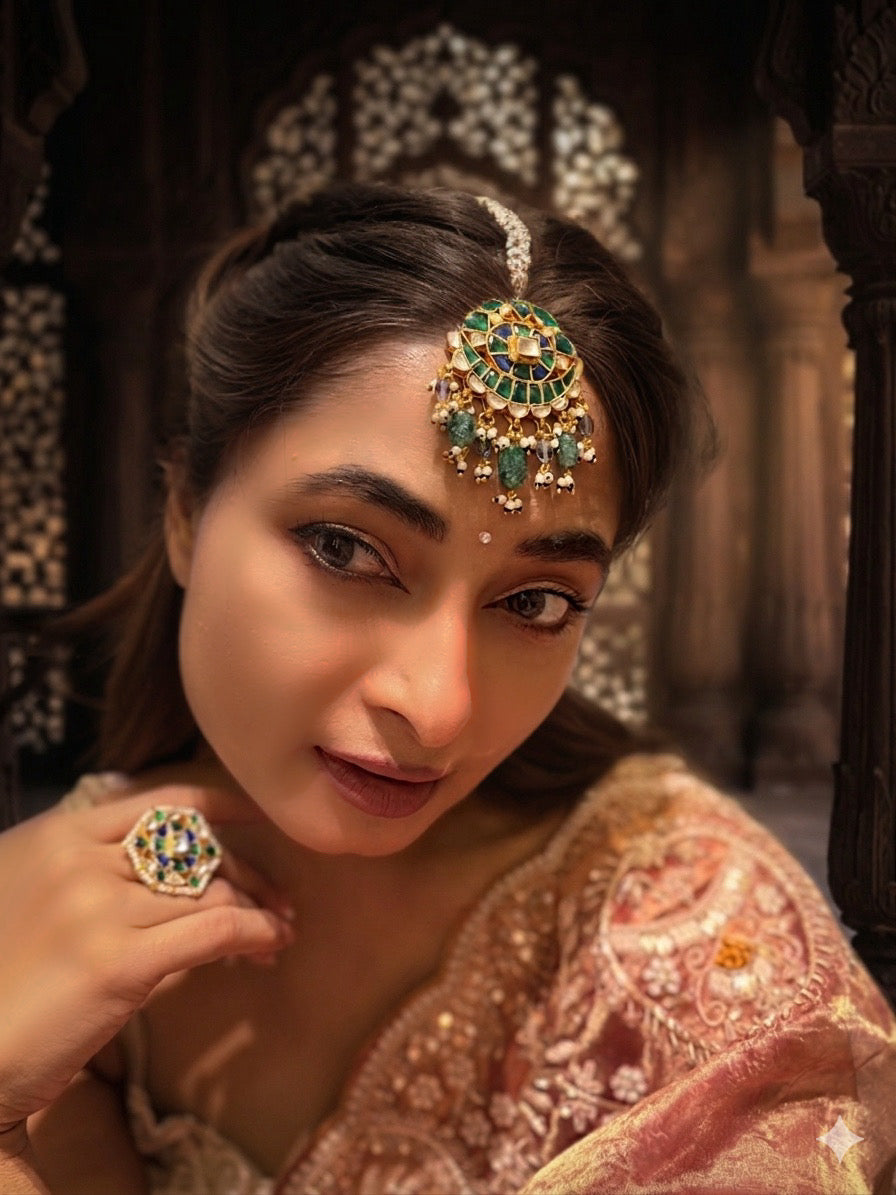 Muneera Emerald onyx drop Tika