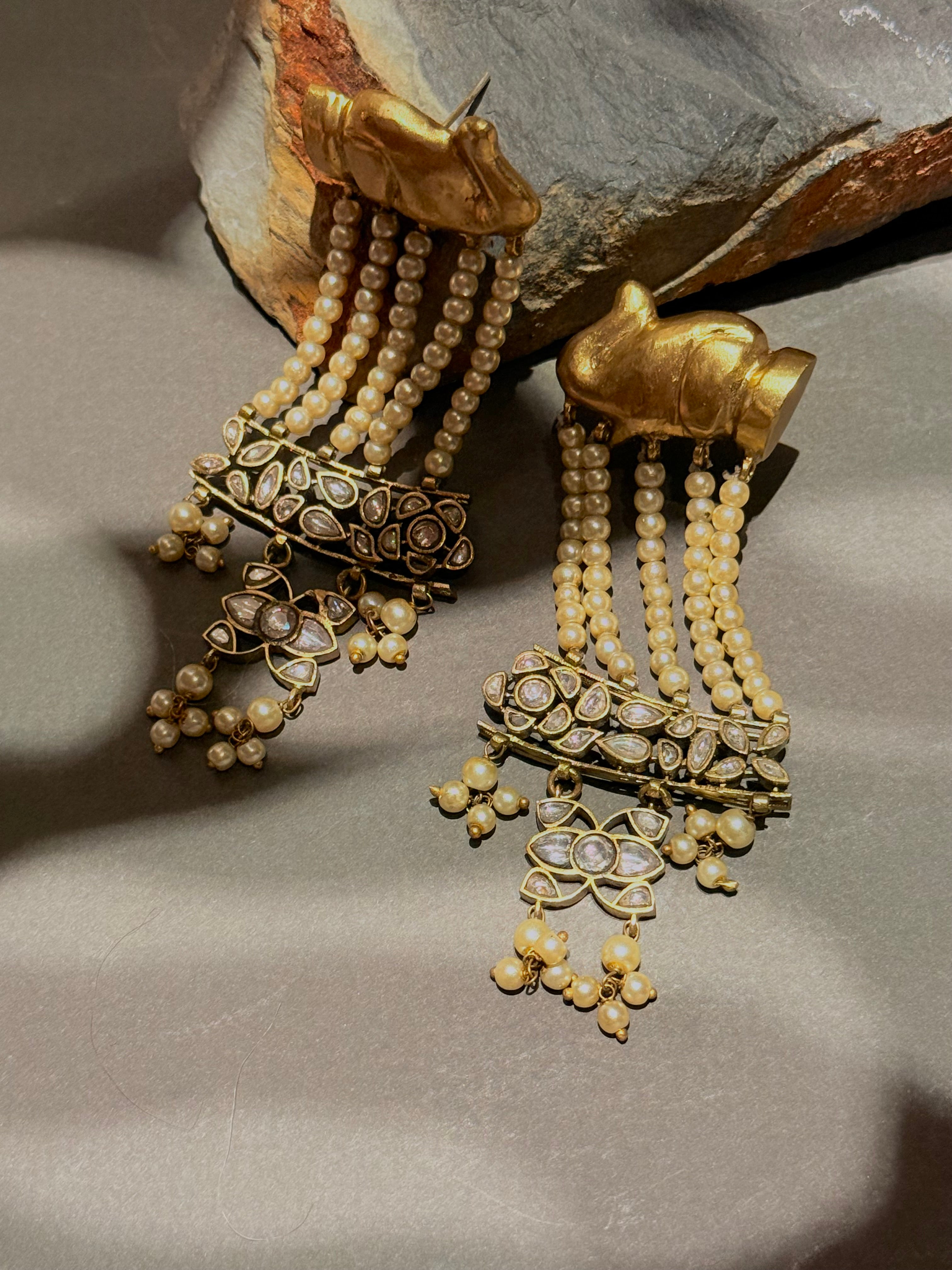 Gaj majestic Mori Earring - Mahira