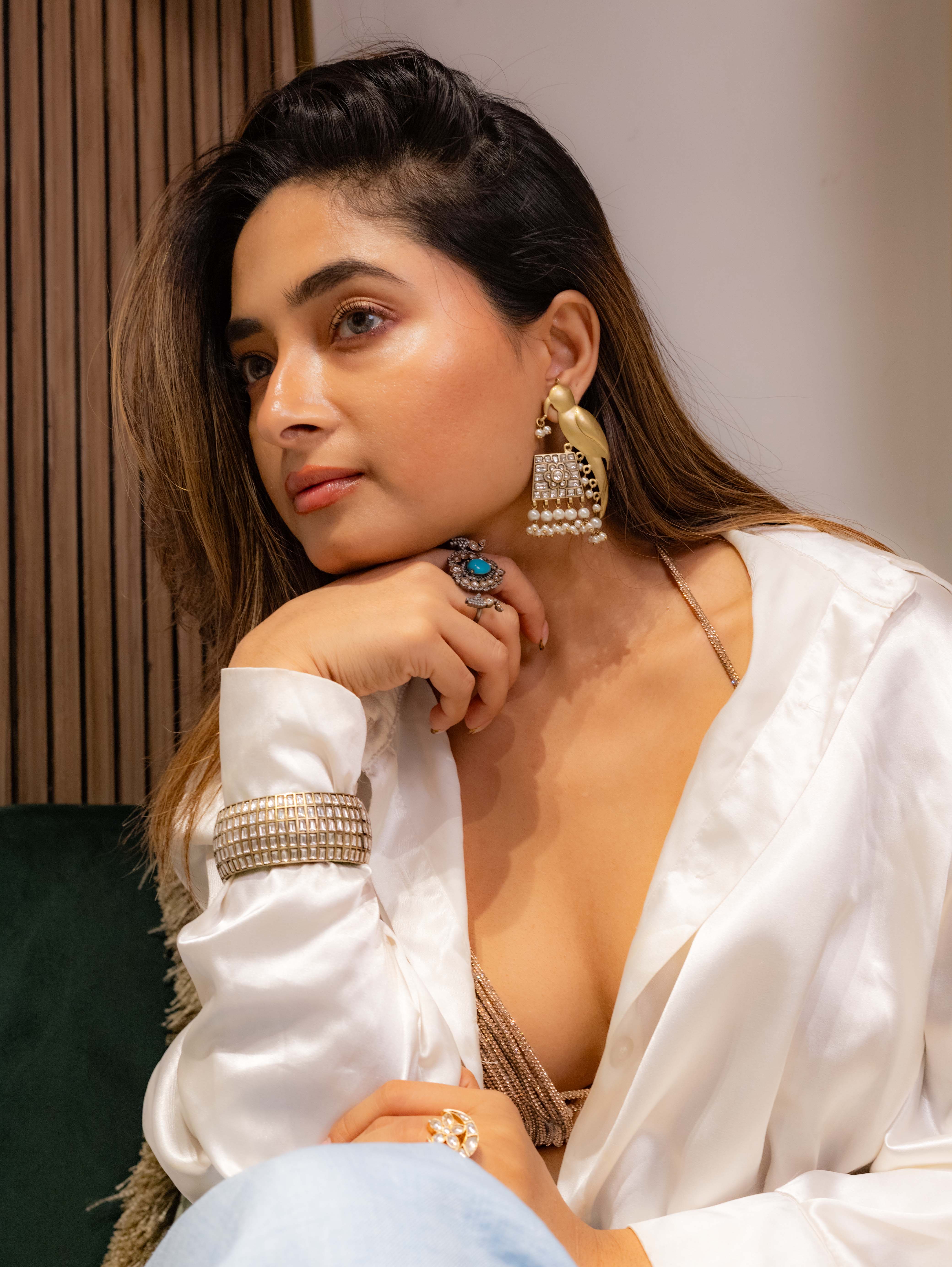 Pearl Parrot Majesty-Mahira