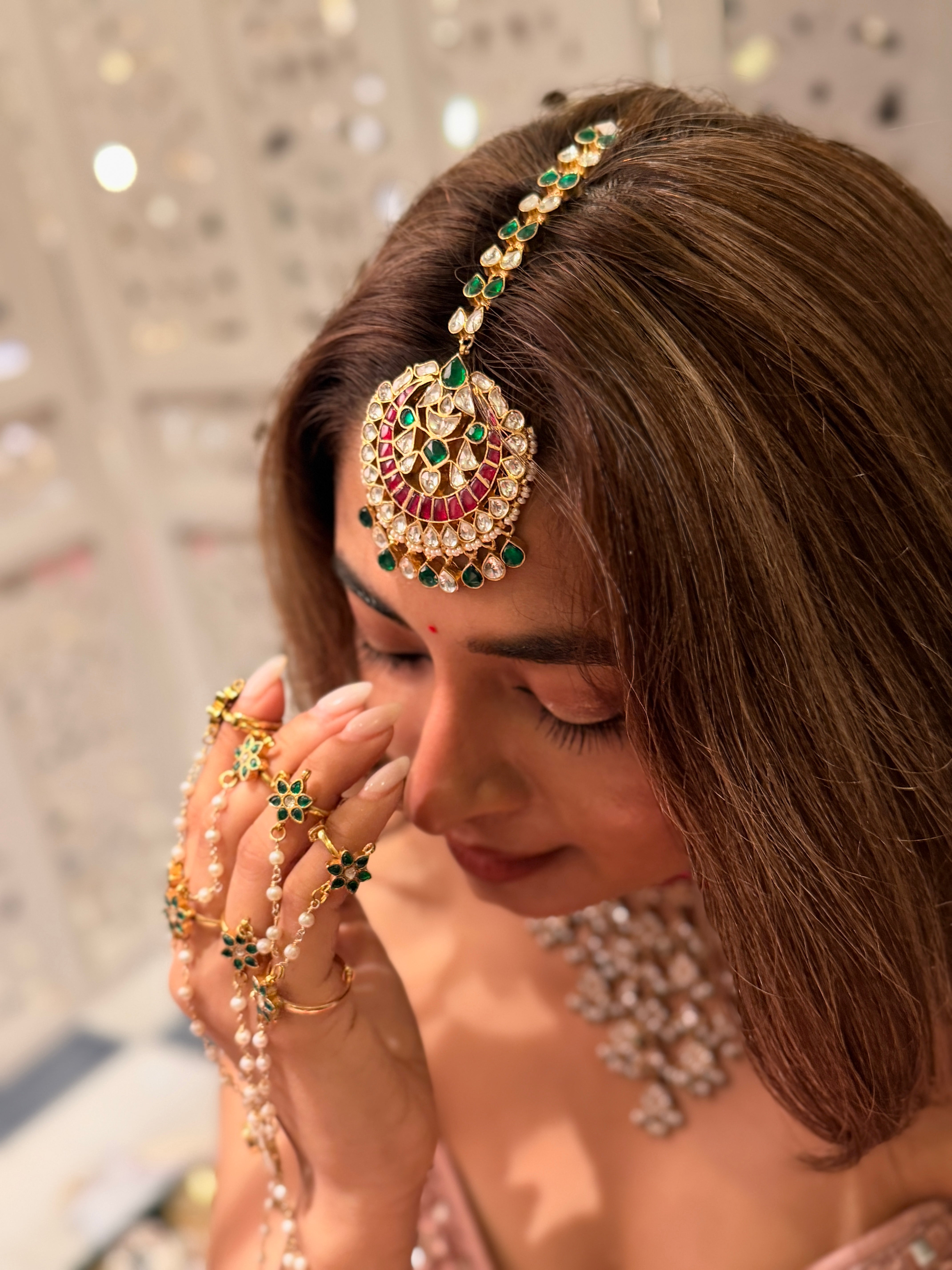 Bihaag Tika & Matha Patti set