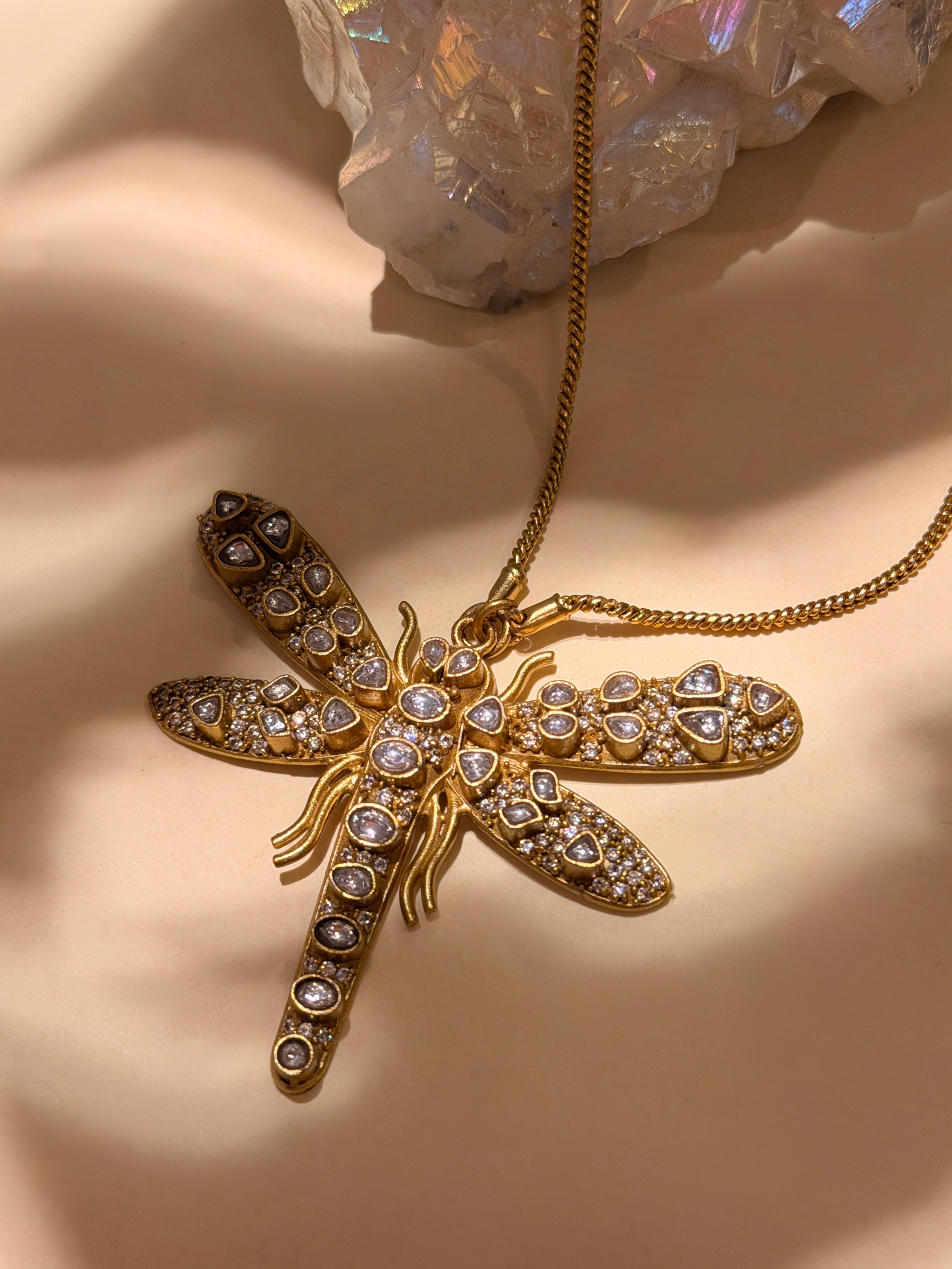 Zarina flutter Pendant -MAHIRA