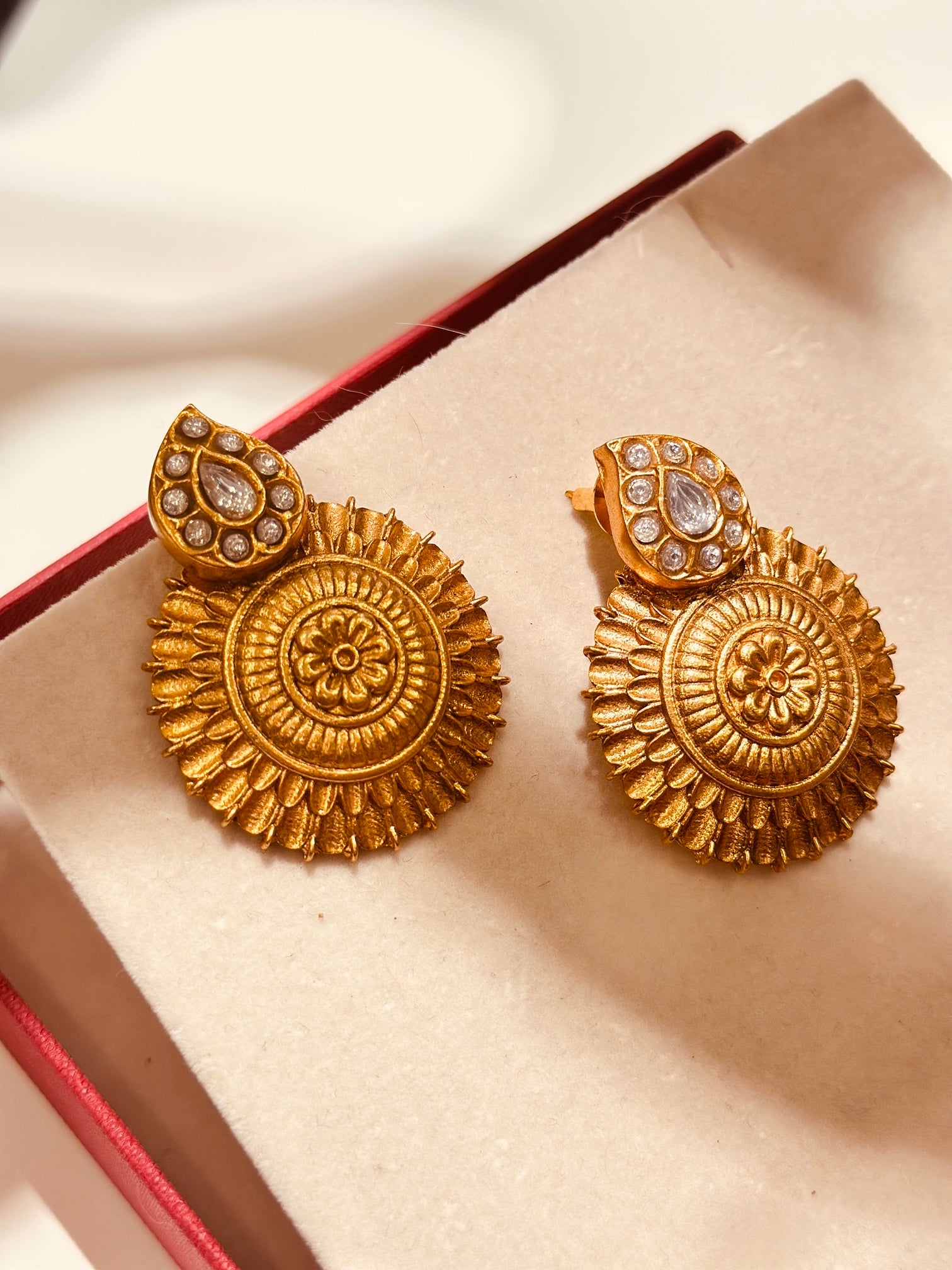 Kanika stud