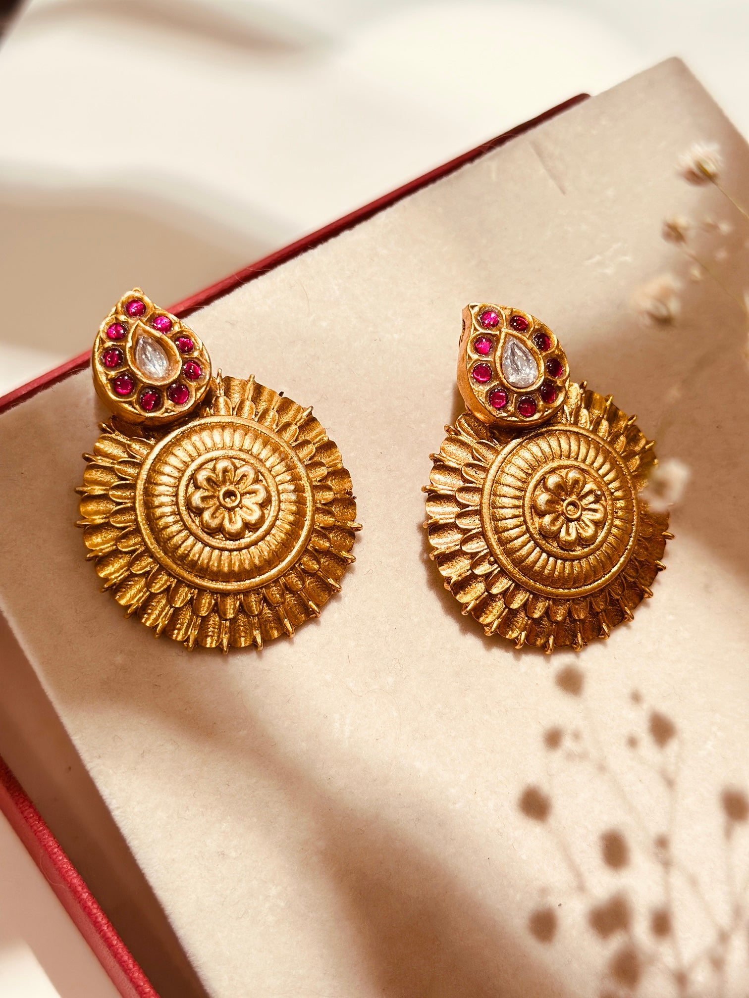 Kanika stud
