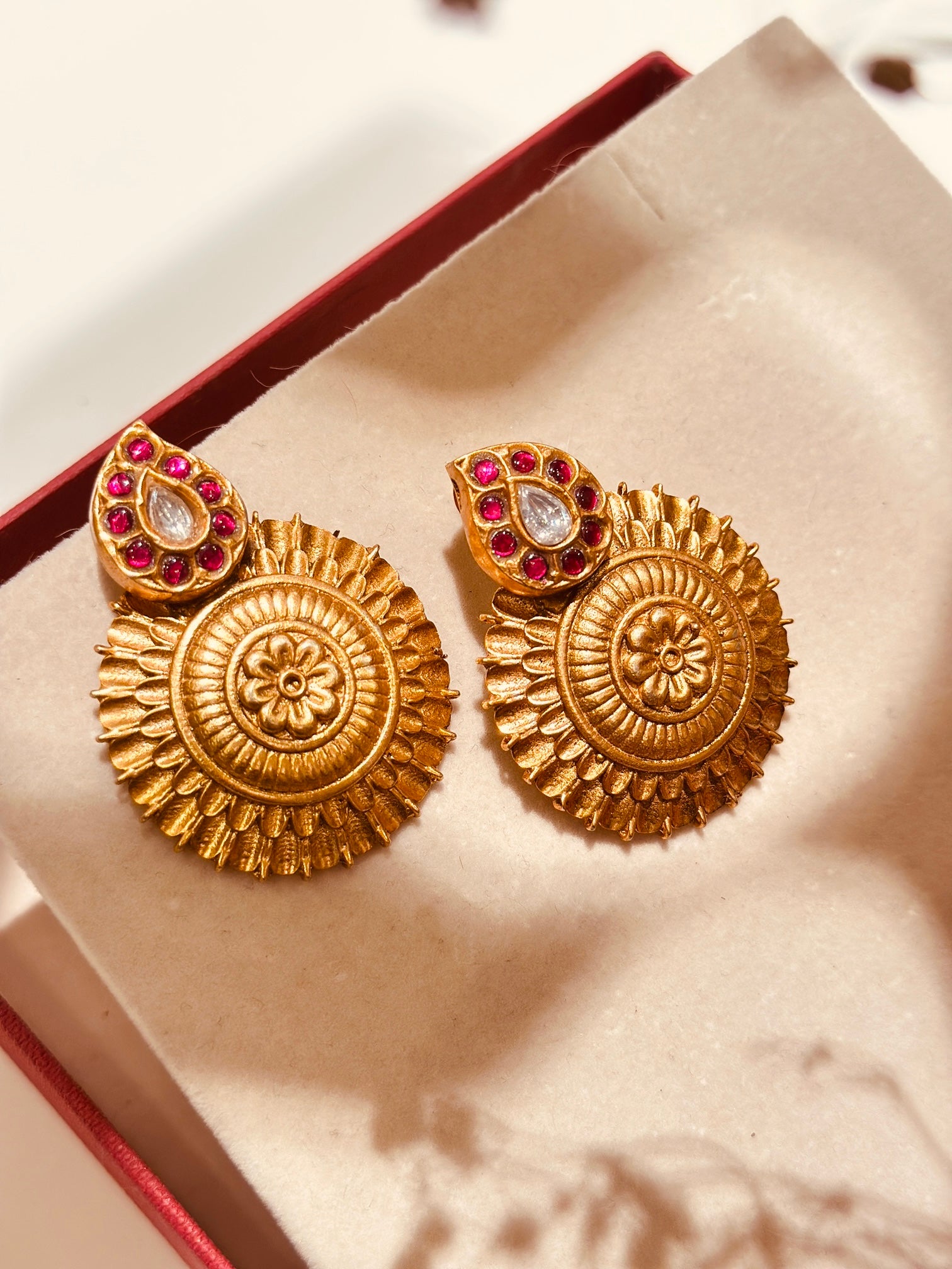 Kanika stud
