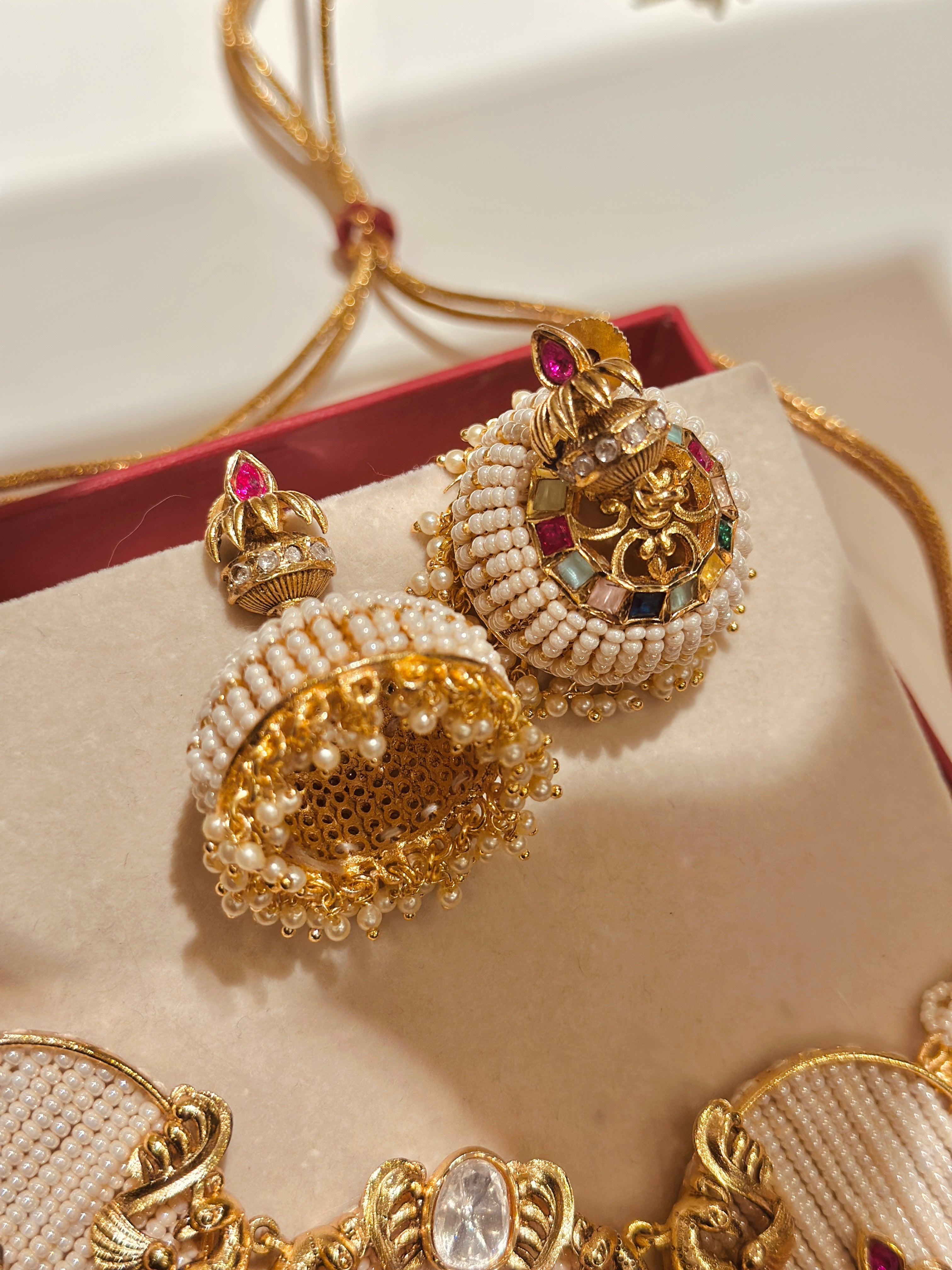 Parineeti Choker